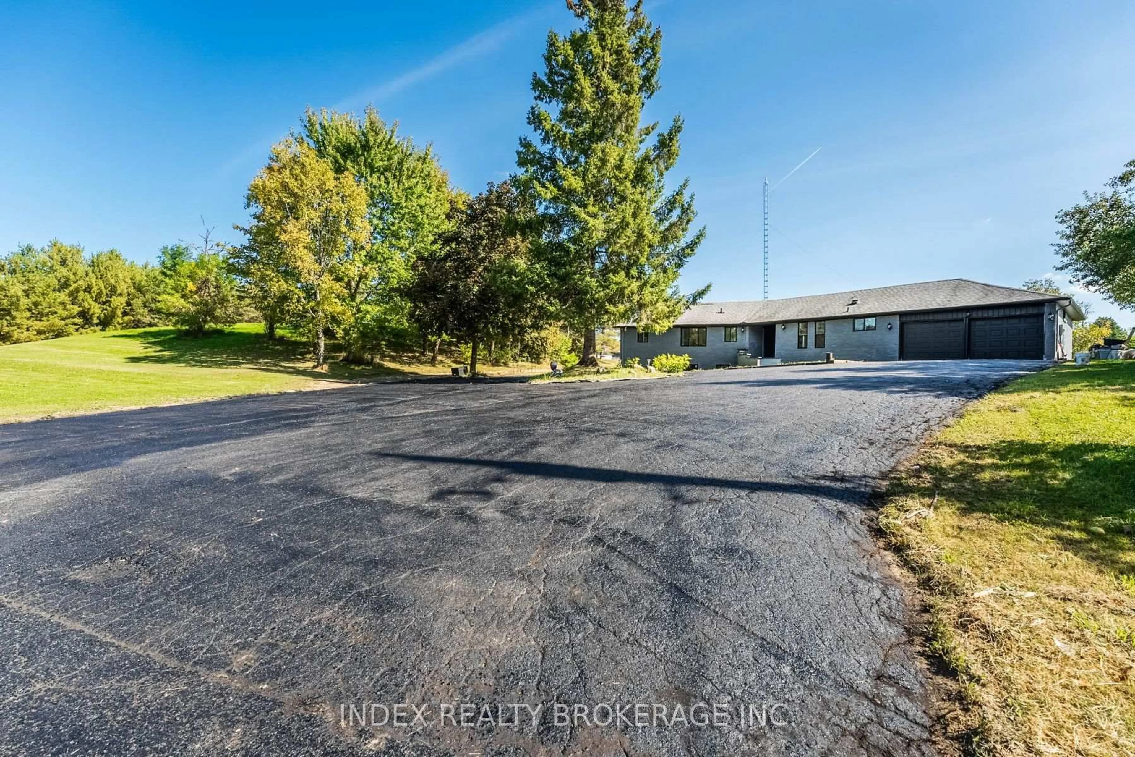 A pic from outside/outdoor area/front of a property/back of a property/a pic from drone, unknown for 15295 11TH CONCESSION, King Ontario L0G 1T0