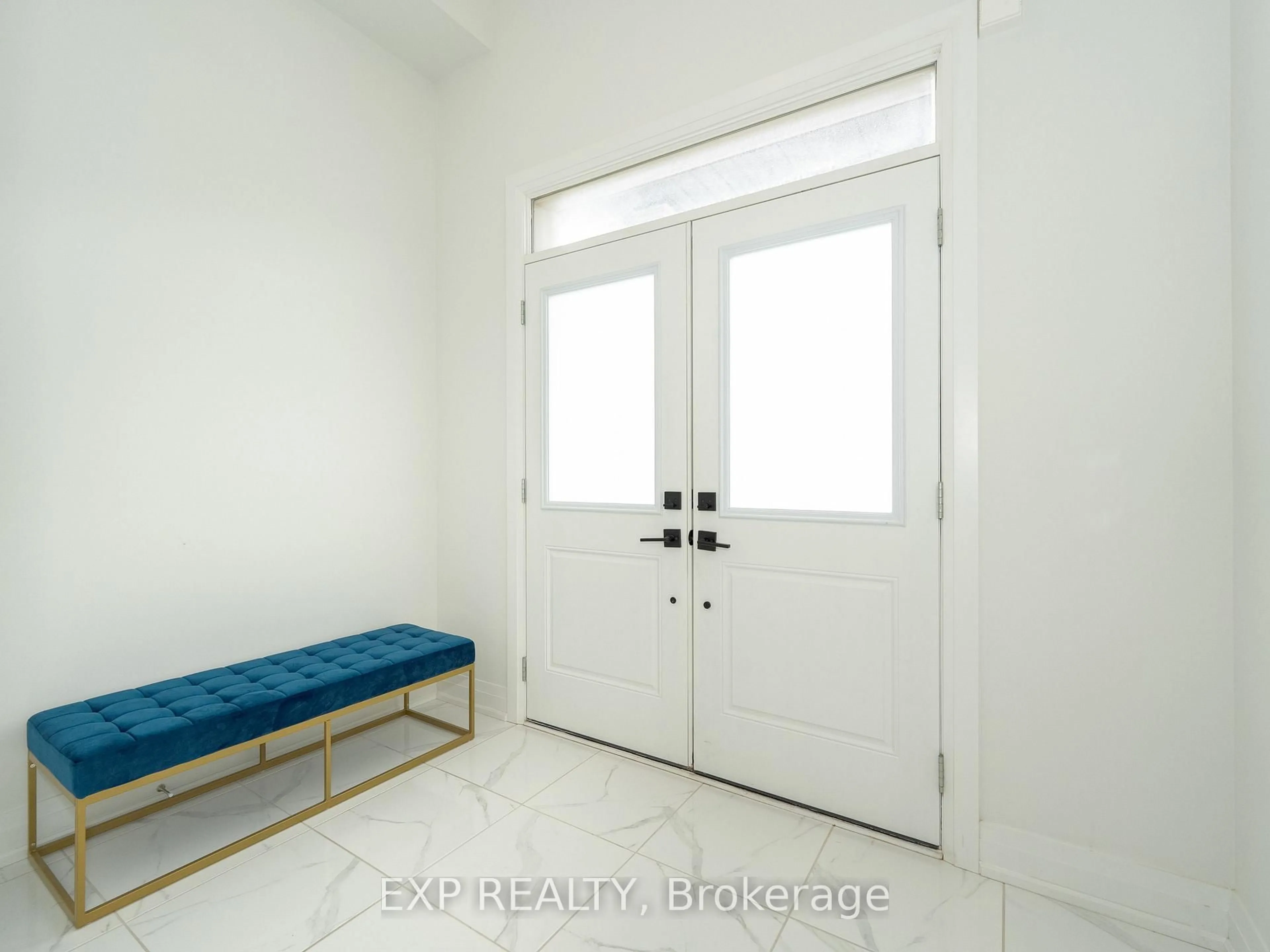 Indoor entryway for 14 Longworth Ave, Richmond Hill Ontario L4E 1J1