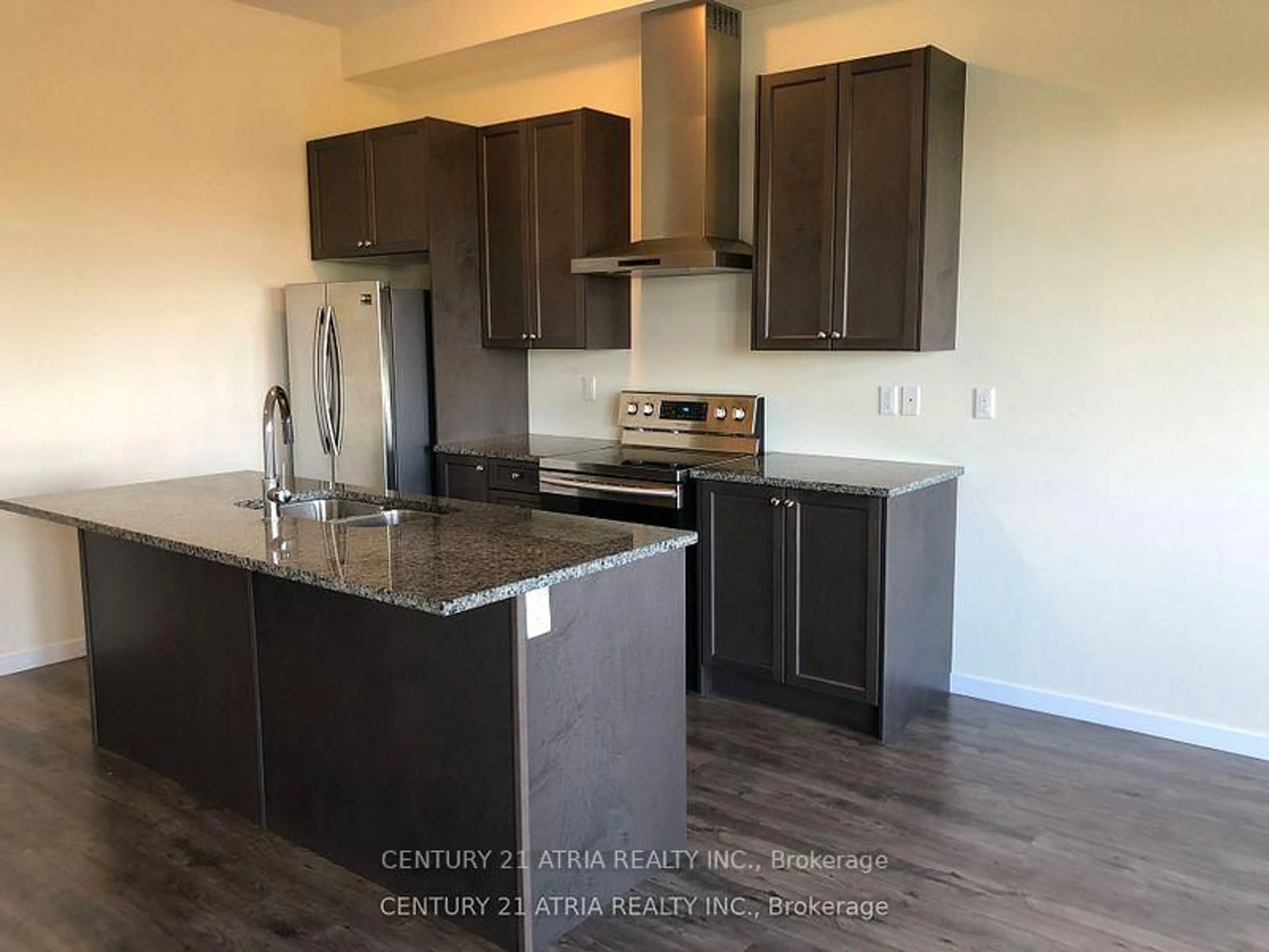 Open concept kitchen, unknown for 368 Elyse Crt, Aurora Ontario L4G 2C9