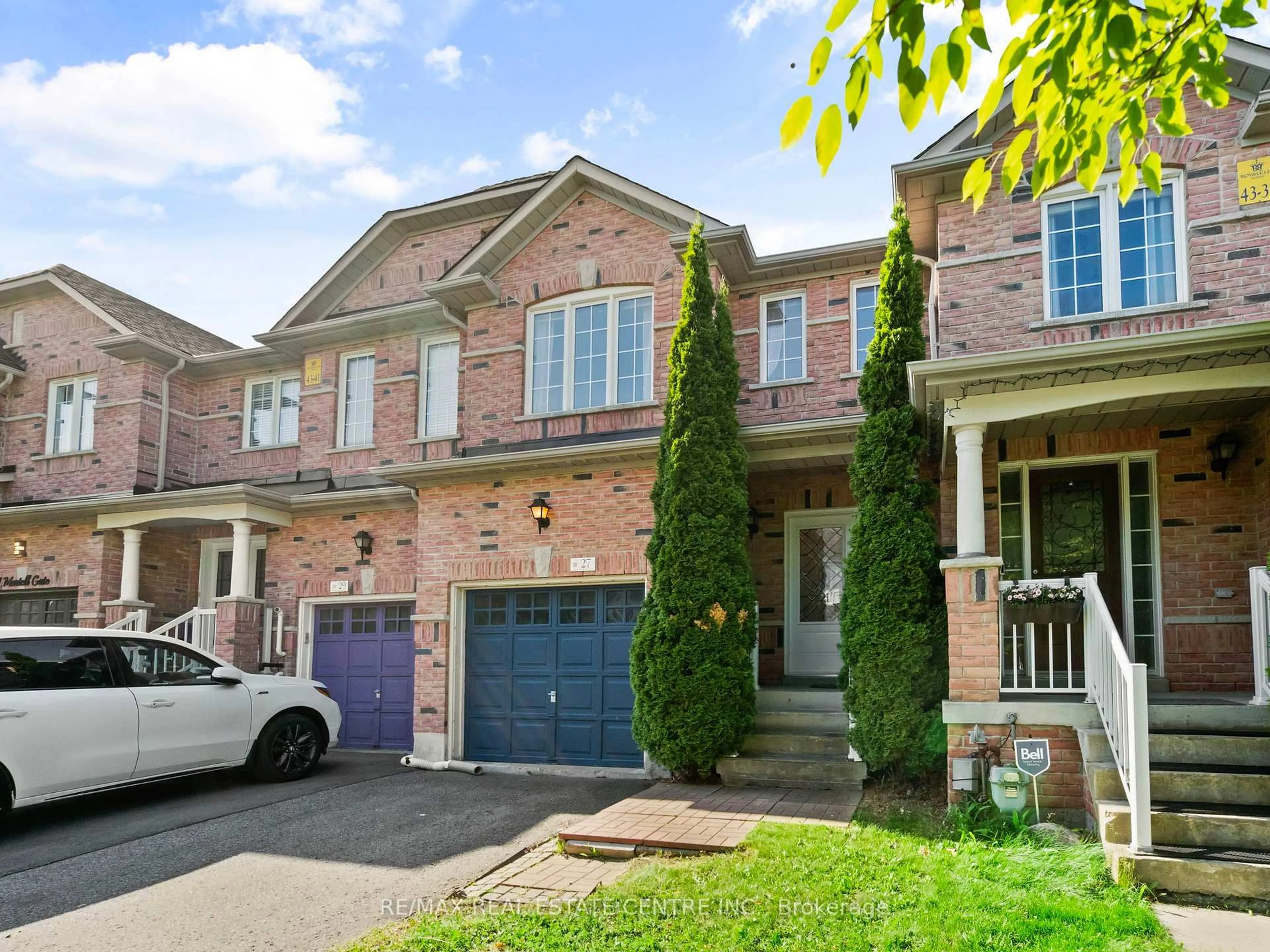 Home with brick exterior material, street for 27 Martell Gate, Aurora Ontario L4G 0B9