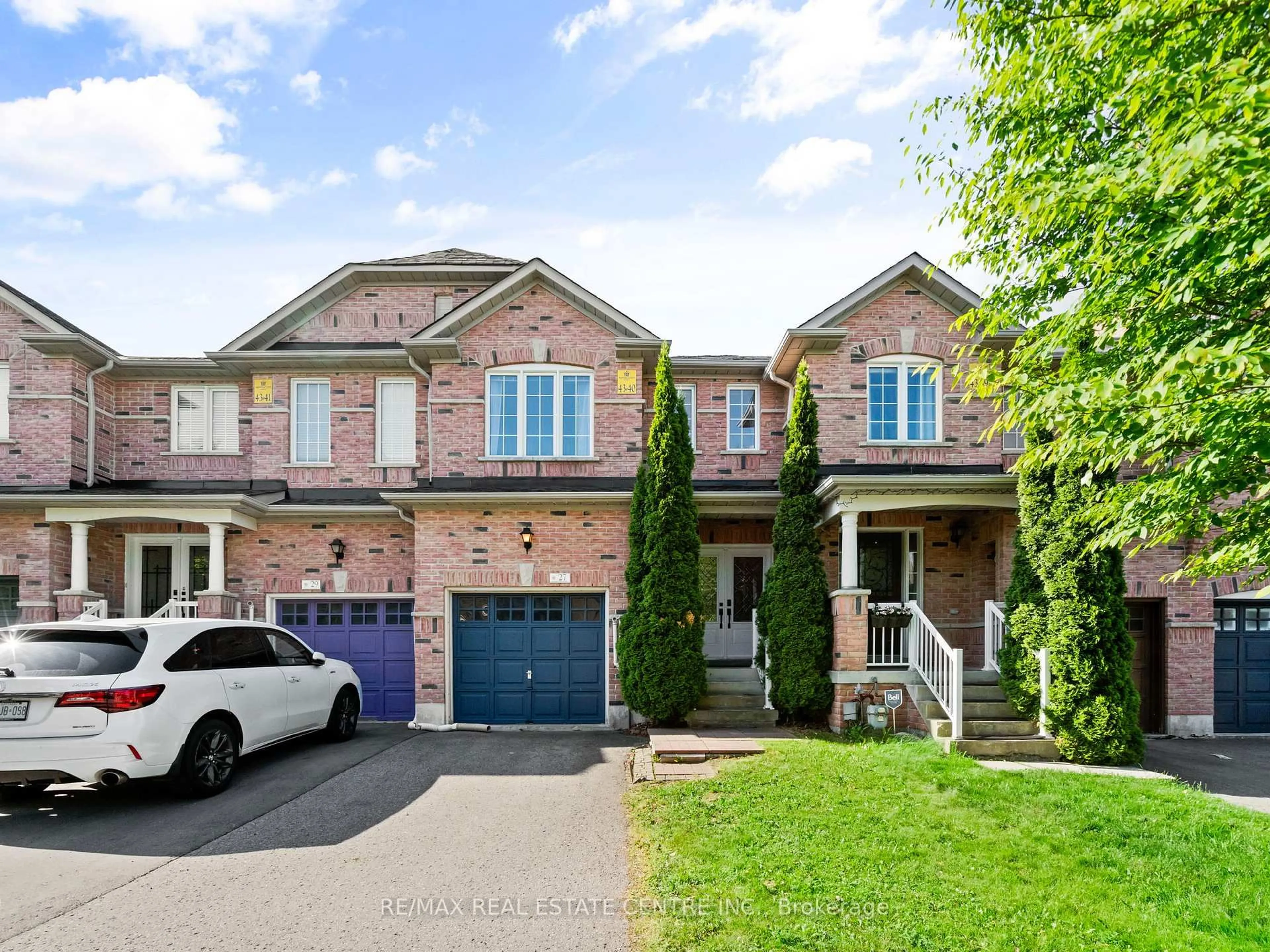 Home with brick exterior material, street for 27 Martell Gate, Aurora Ontario L4G 0B9