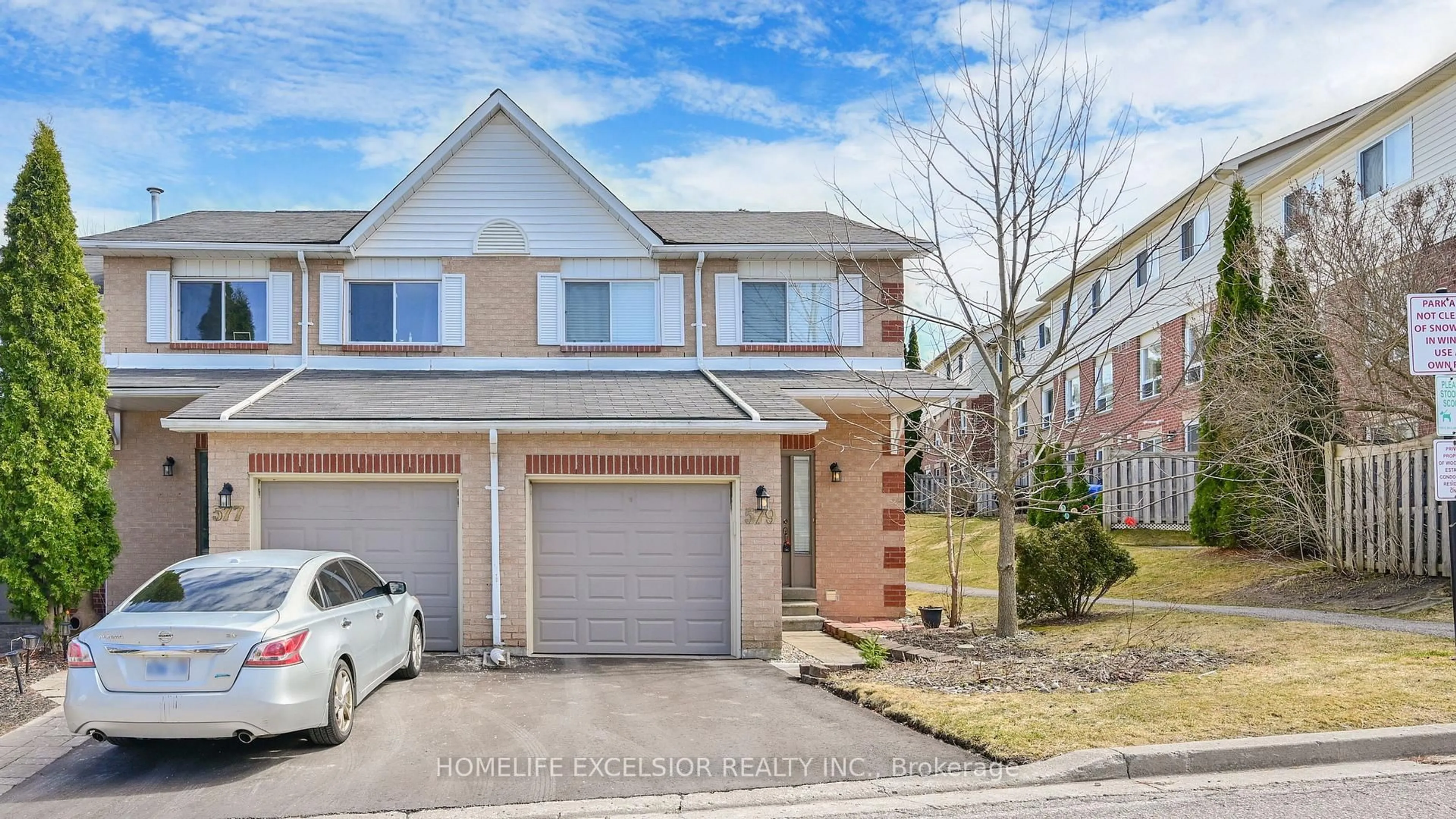 Unknown for 579 Gibney Cres #1, Newmarket Ontario L3X 1Y3