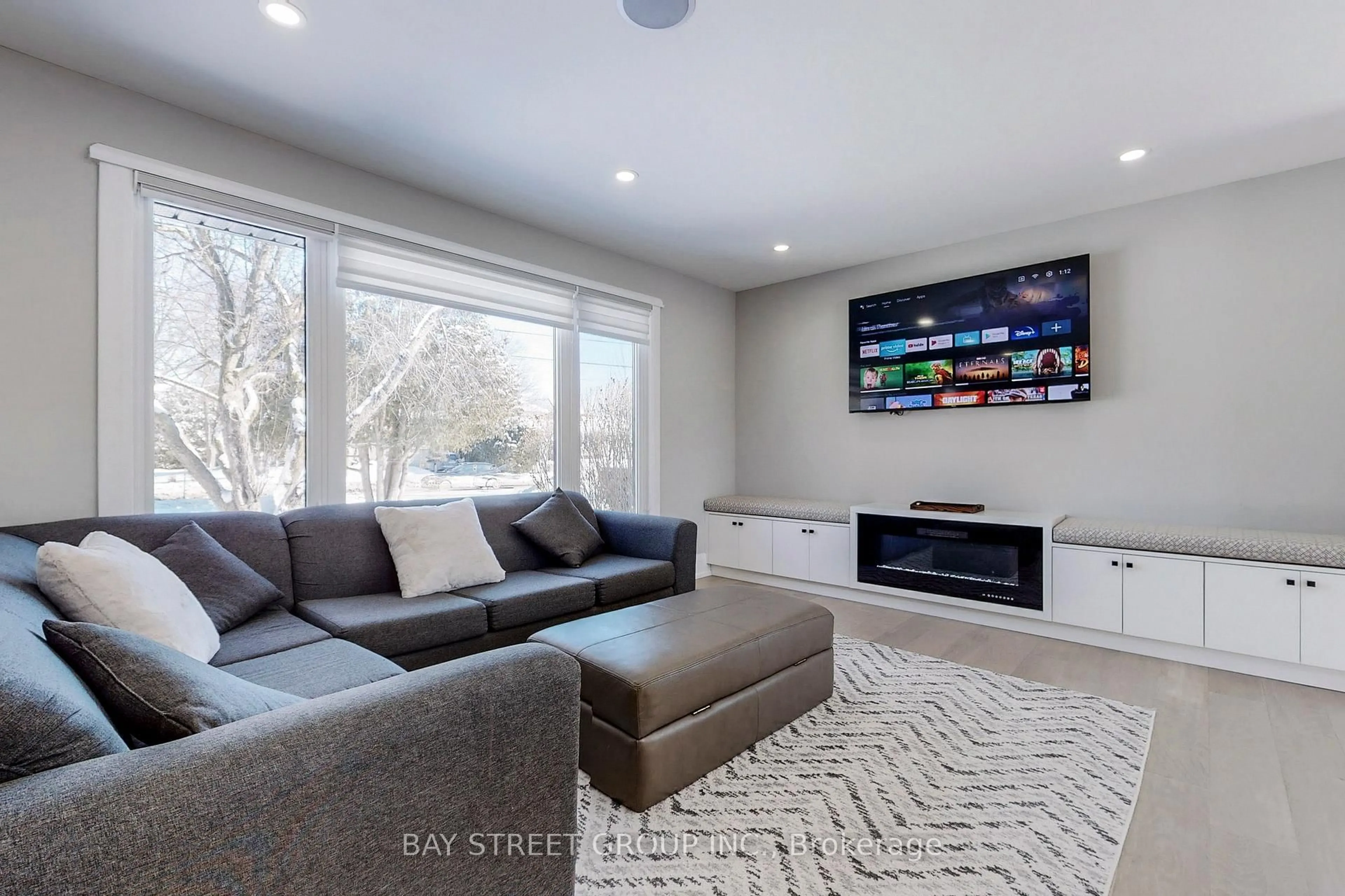 Home theater for 646 Simcoe Rd, Bradford West Gwillimbury Ontario L3Z 4A9