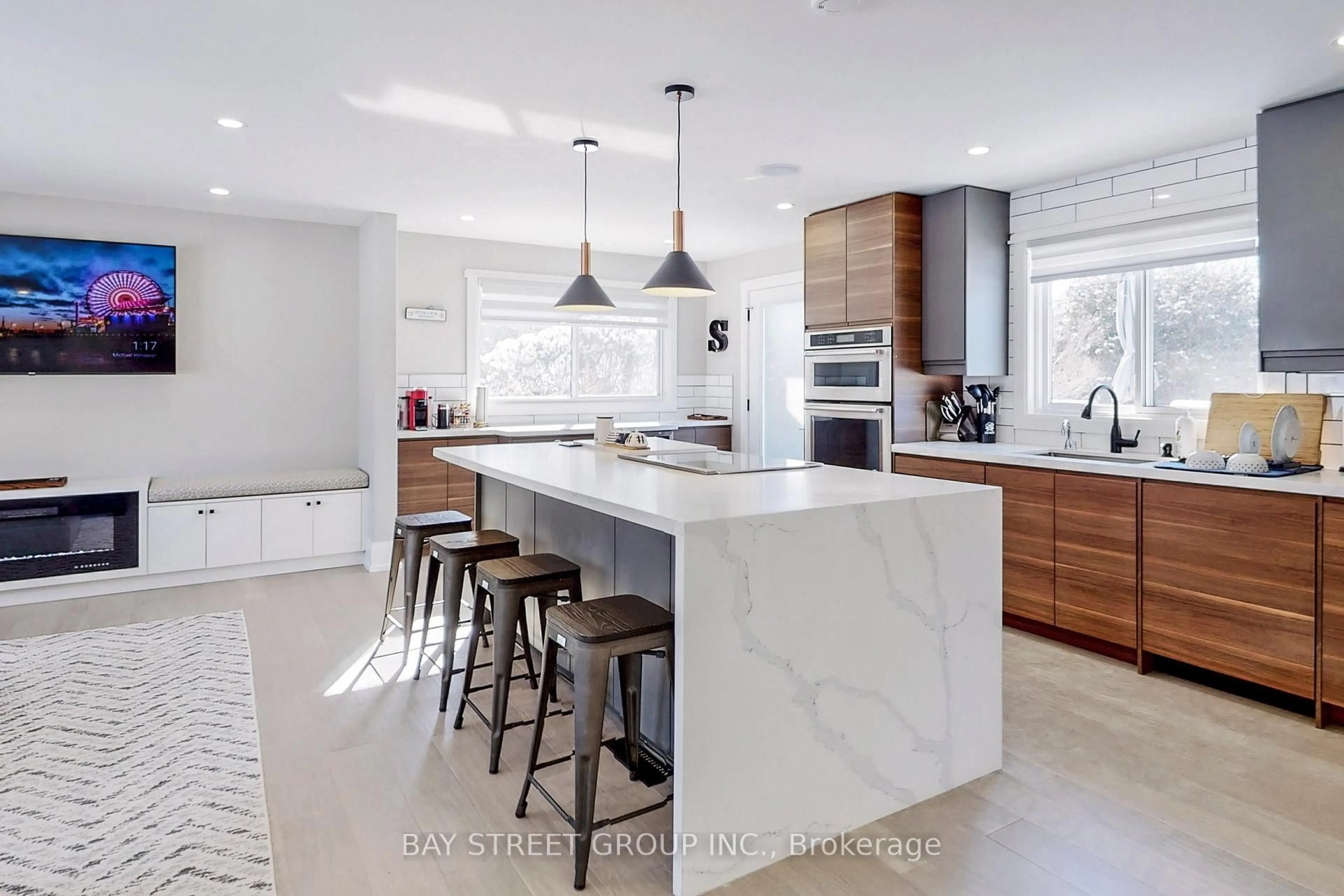 Contemporary kitchen, ceramic/tile floor for 646 Simcoe Rd, Bradford West Gwillimbury Ontario L3Z 4A9