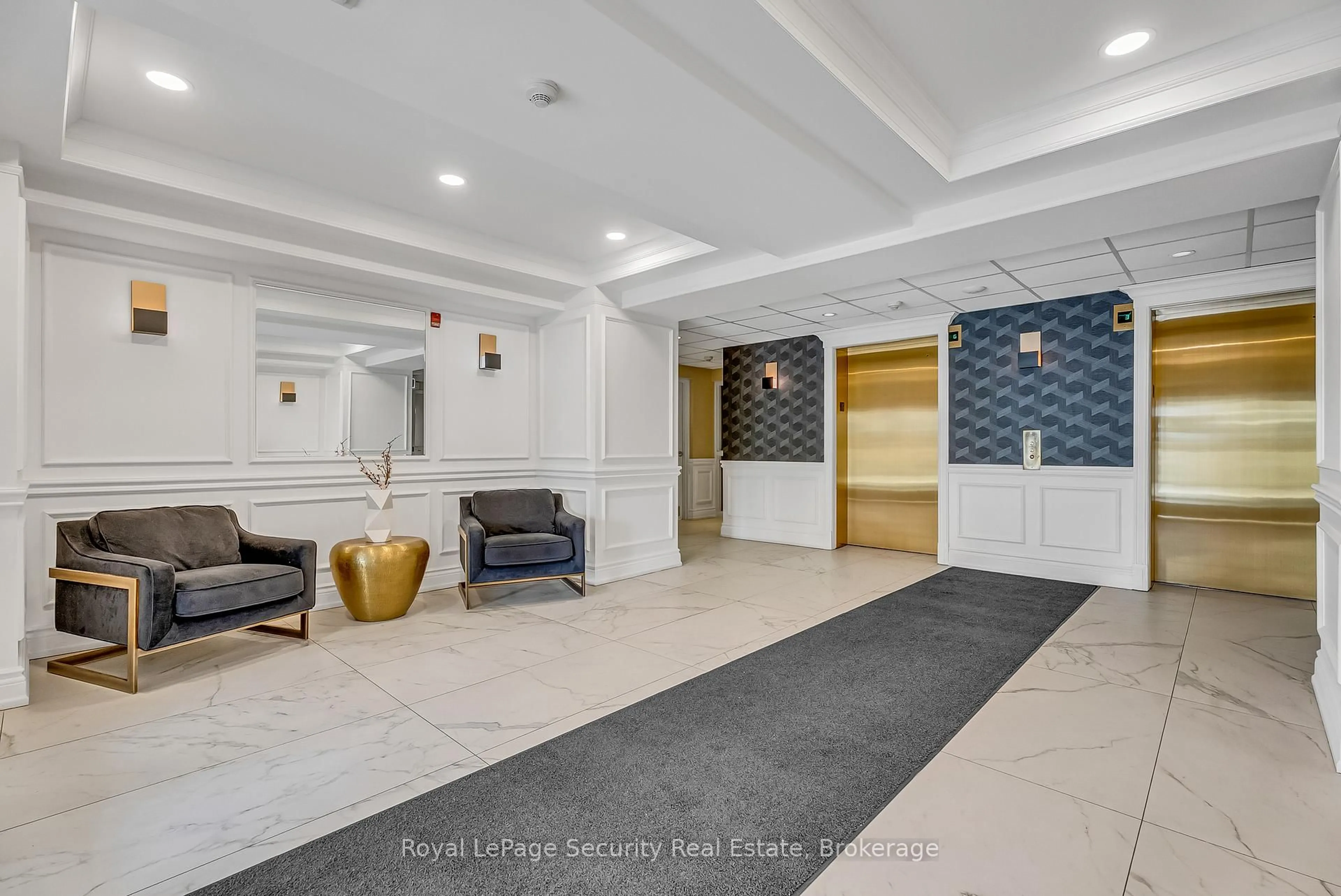 Lobby for 4620 Highway 7 #209, Vaughan Ontario L4L 0B3