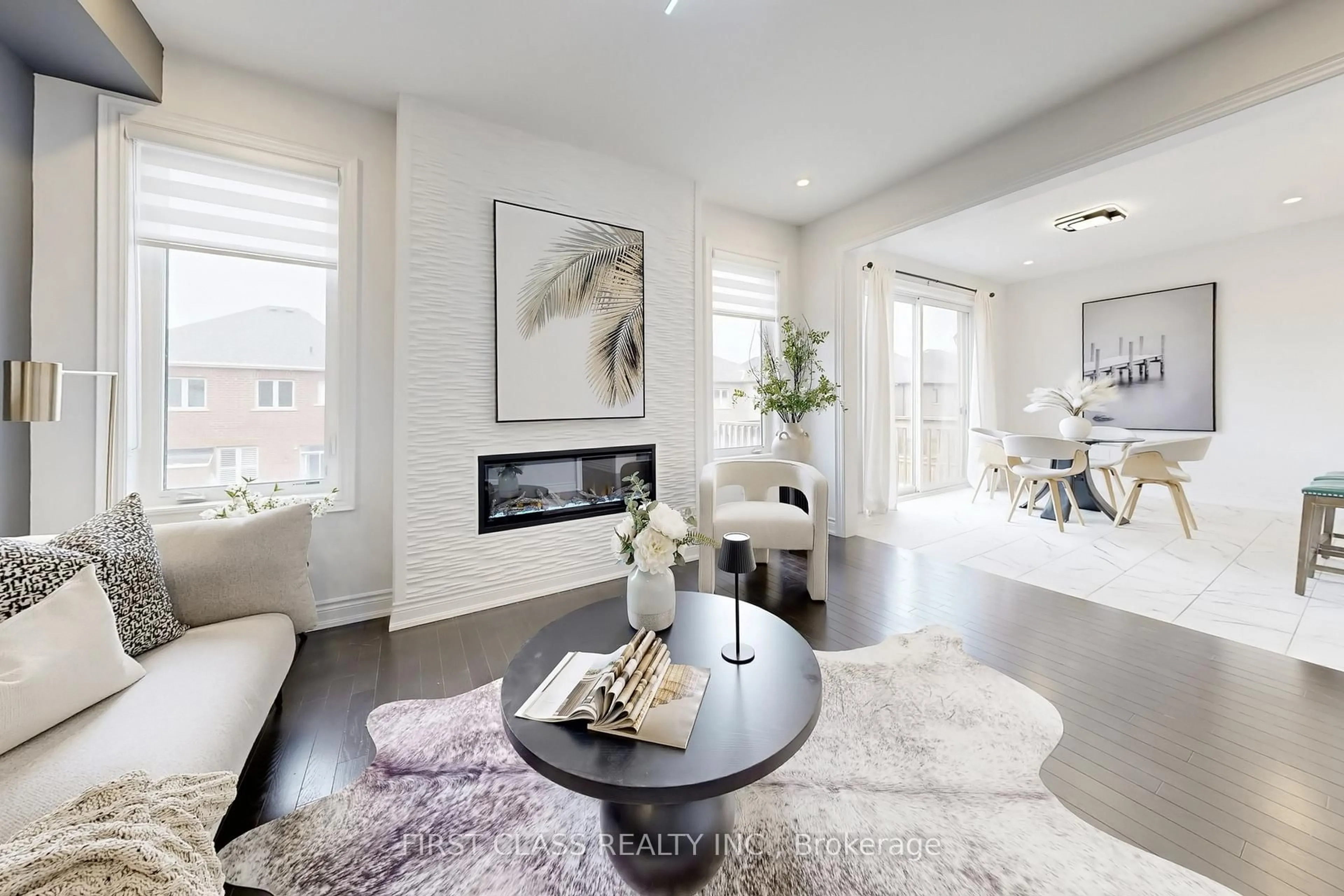 Living room with furniture, unknown for 116 Carriage Shop Bend, East Gwillimbury Ontario L9N 0Y3