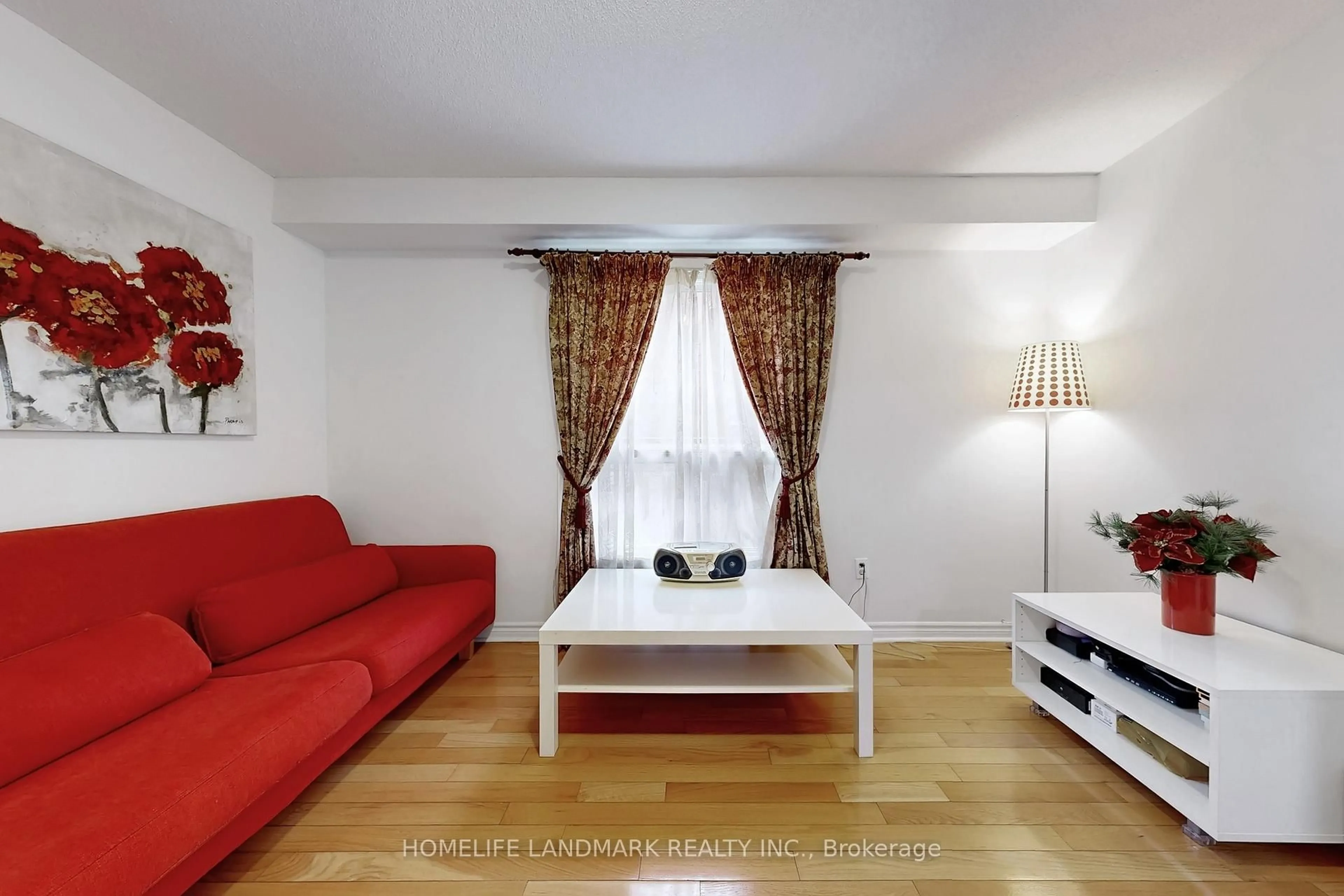 Living room with furniture, unknown for 7 Lancashire Rd, Markham Ontario L3R 8K9