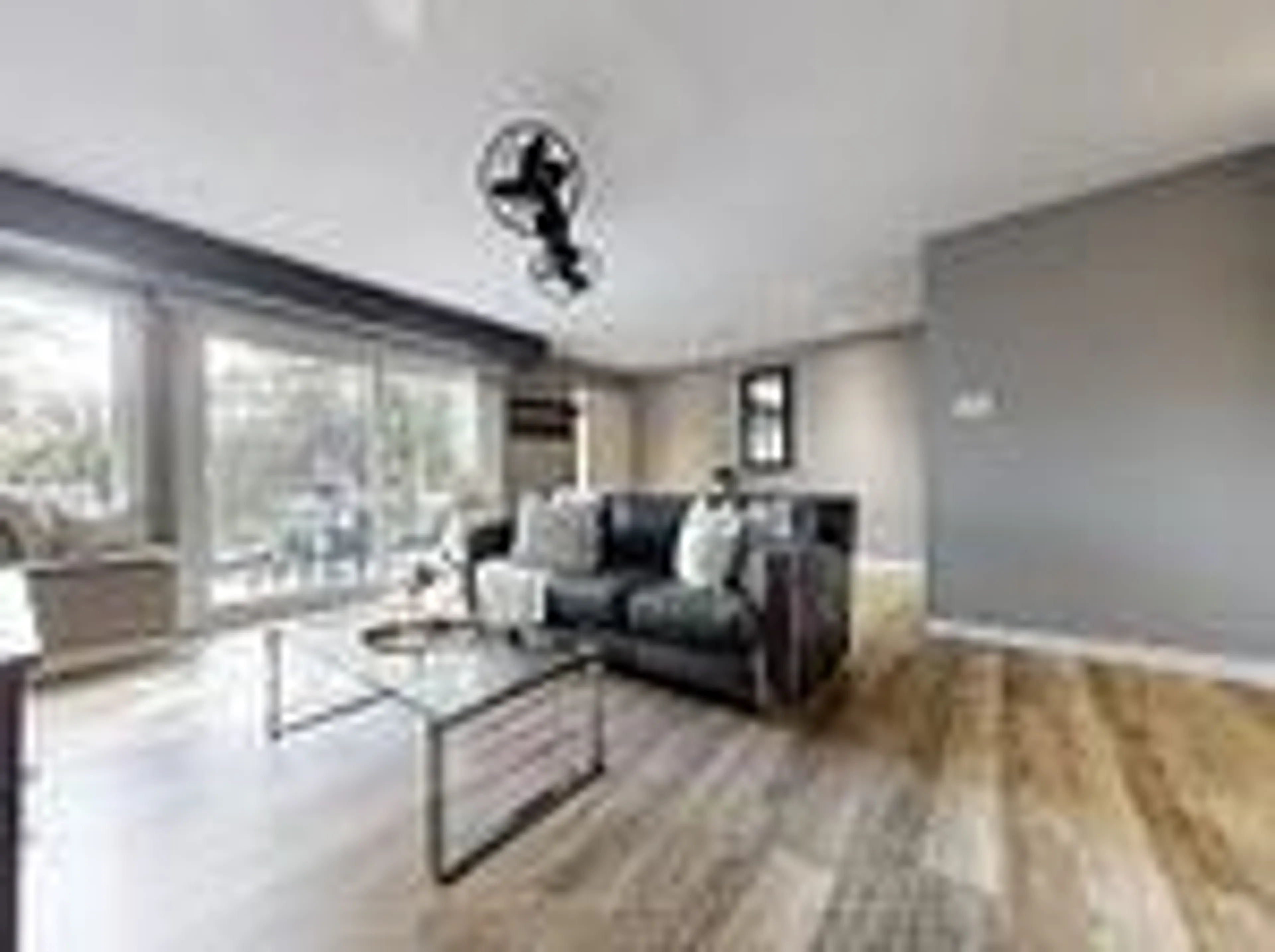 Living room with furniture, wood/laminate floor for 195 Milestone Cres #195, Aurora Ontario L4G 3M2