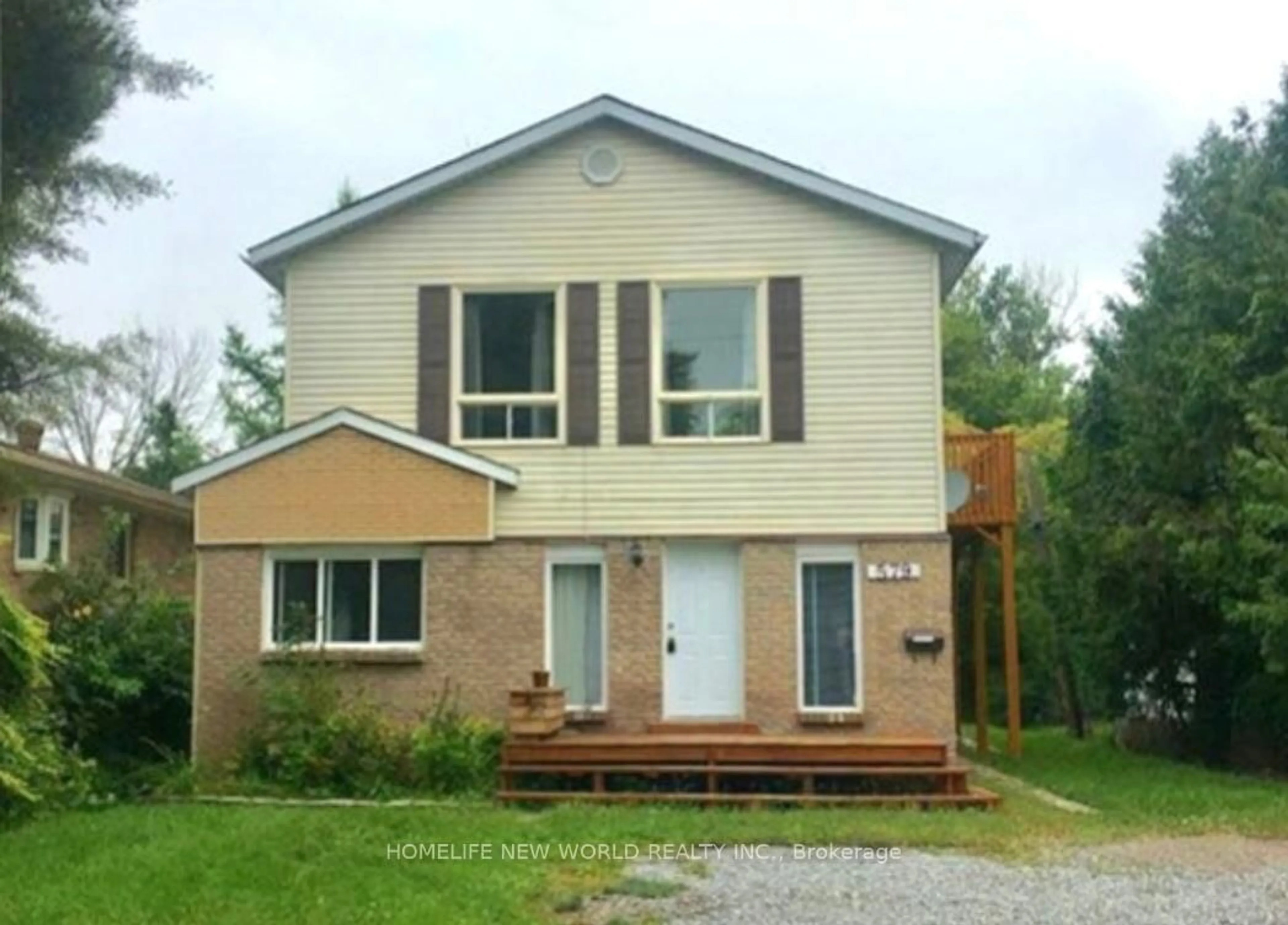 Home with vinyl exterior material, building for 579 Lake Dr, Georgina Ontario L4P 1T2