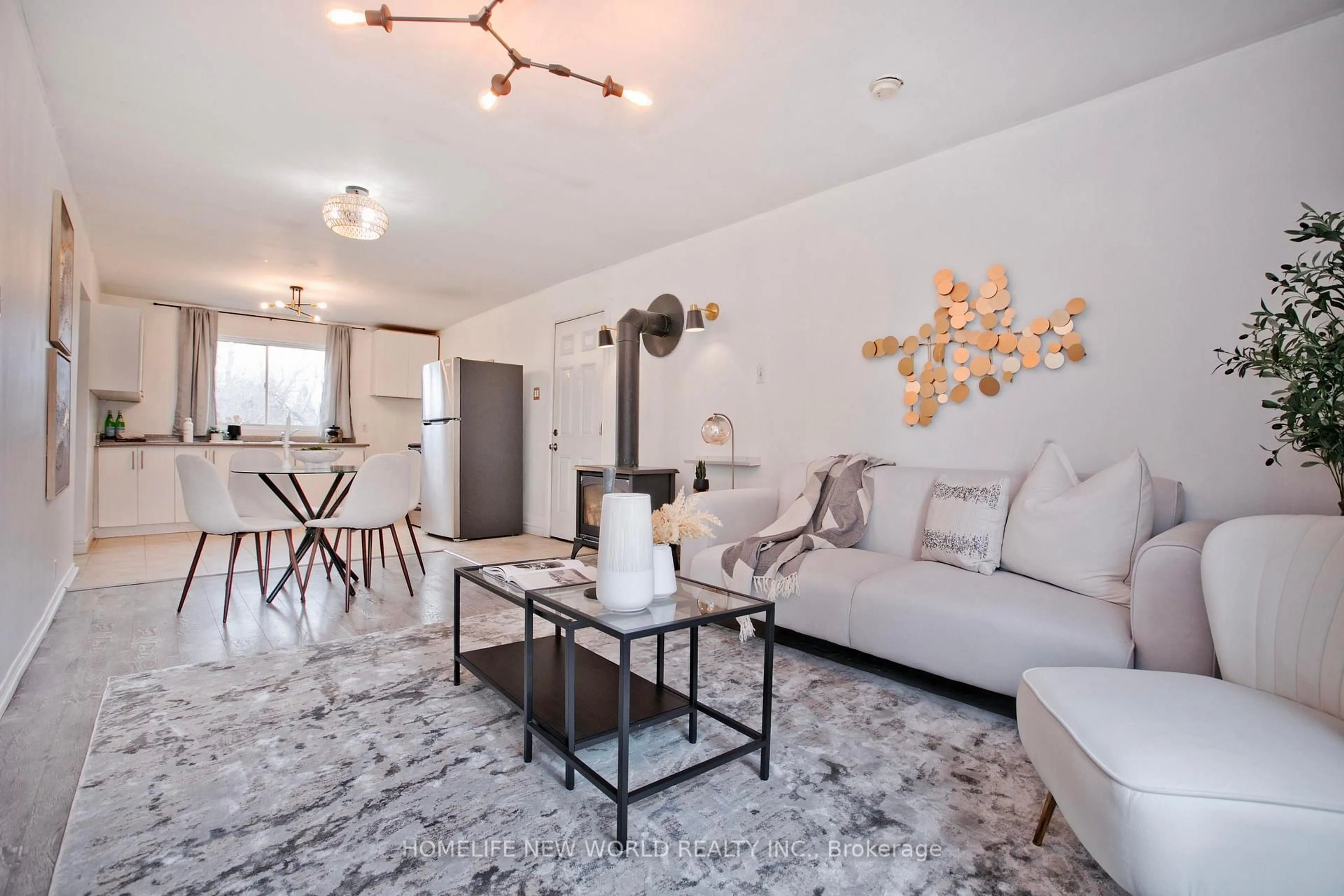 Living room with furniture, unknown for 579 Lake Dr, Georgina Ontario L4P 1T2