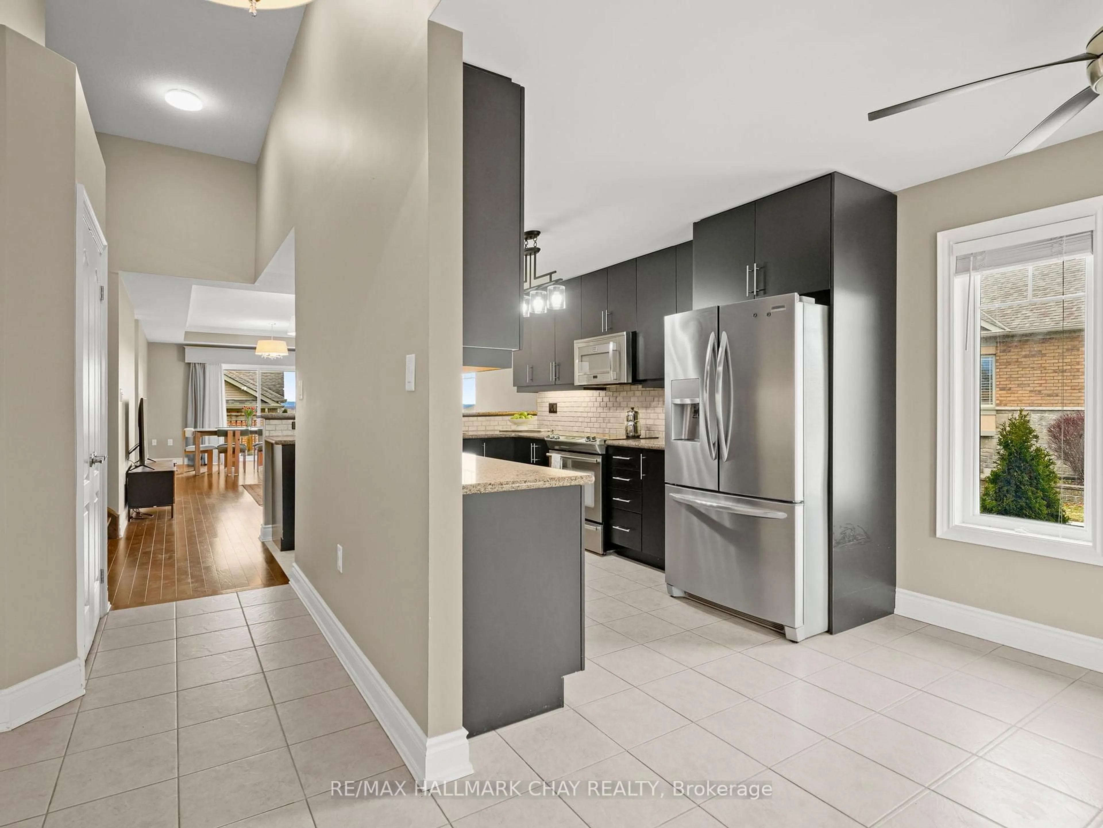 Open concept kitchen, unknown for 190 Ridge Way, New Tecumseth Ontario L9R 0H3