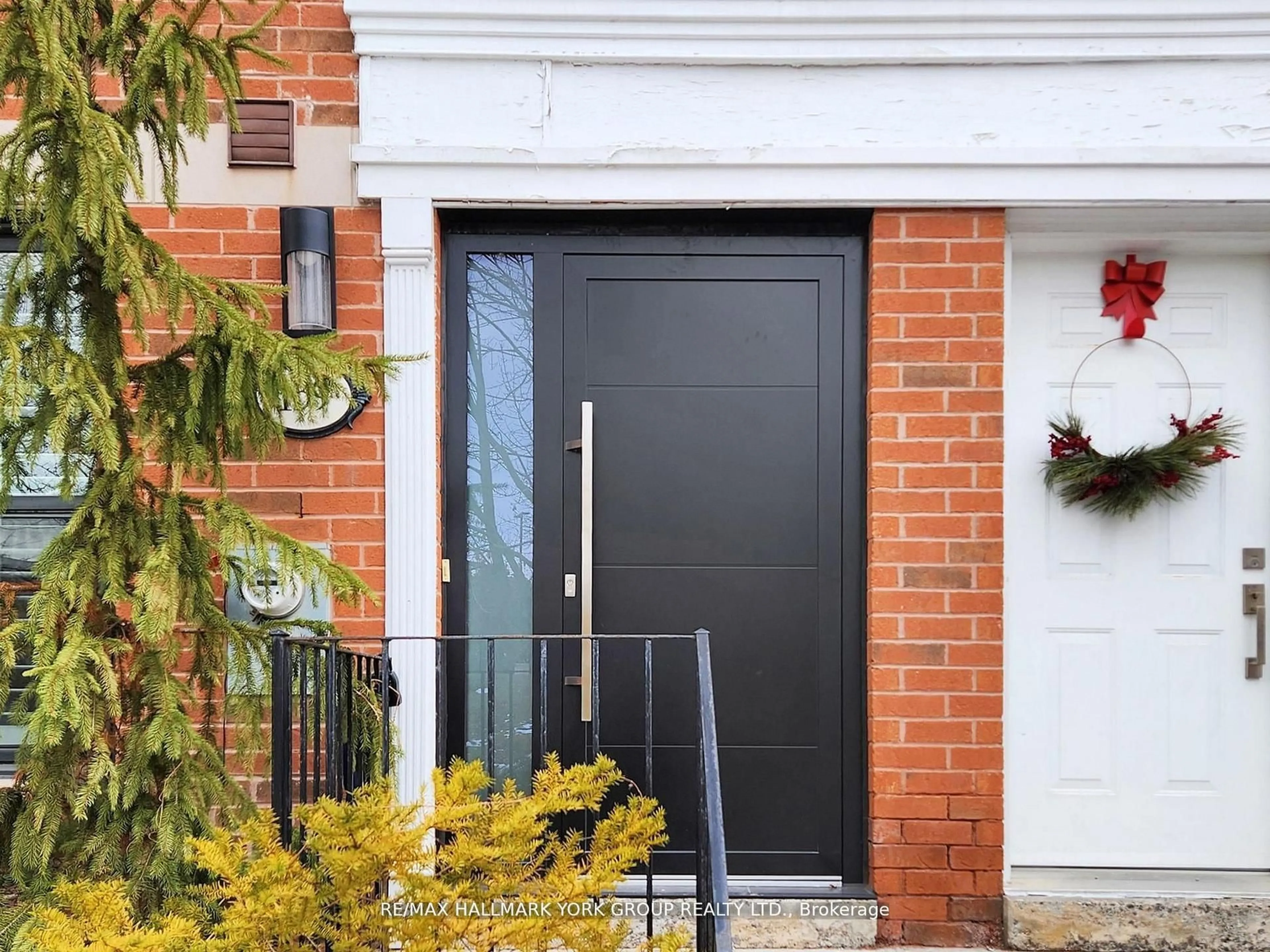 Home with brick exterior material, street for 139 John West Way, Aurora Ontario L4G 7E3