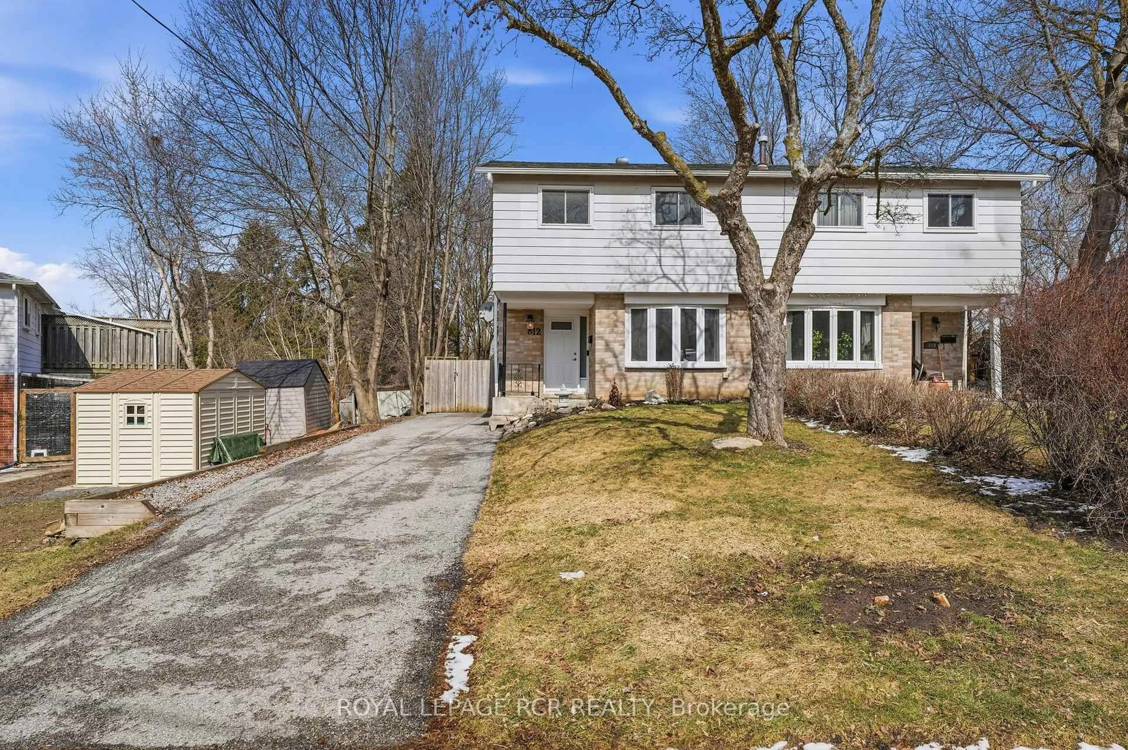 Unknown for 812 Greenfield Cres, Newmarket Ontario L3Y 3B3