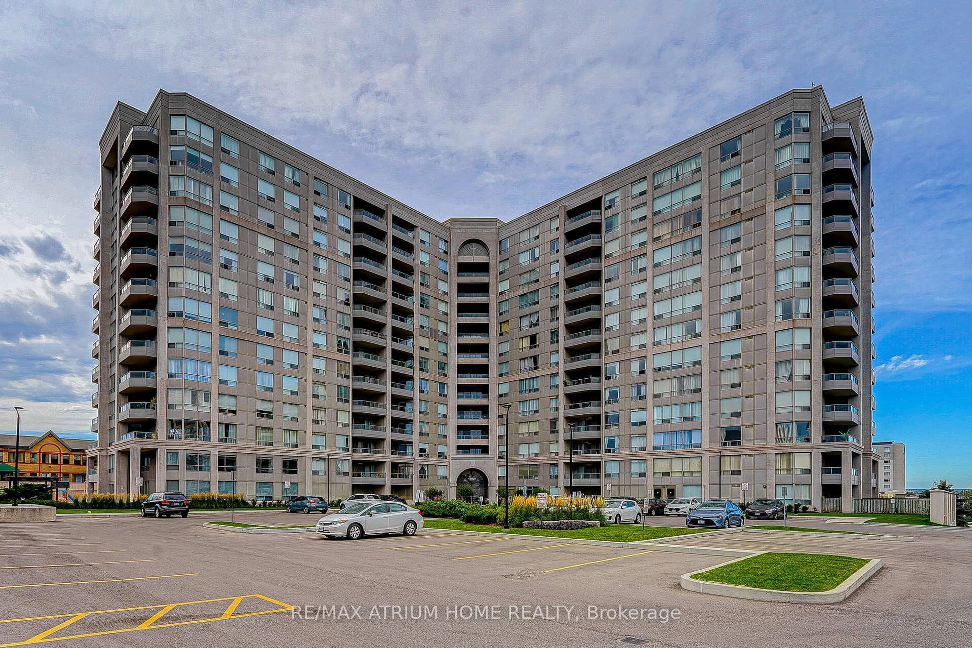 Unknown for 9015 Leslie St #910, Richmond Hill Ontario L4B 4J8