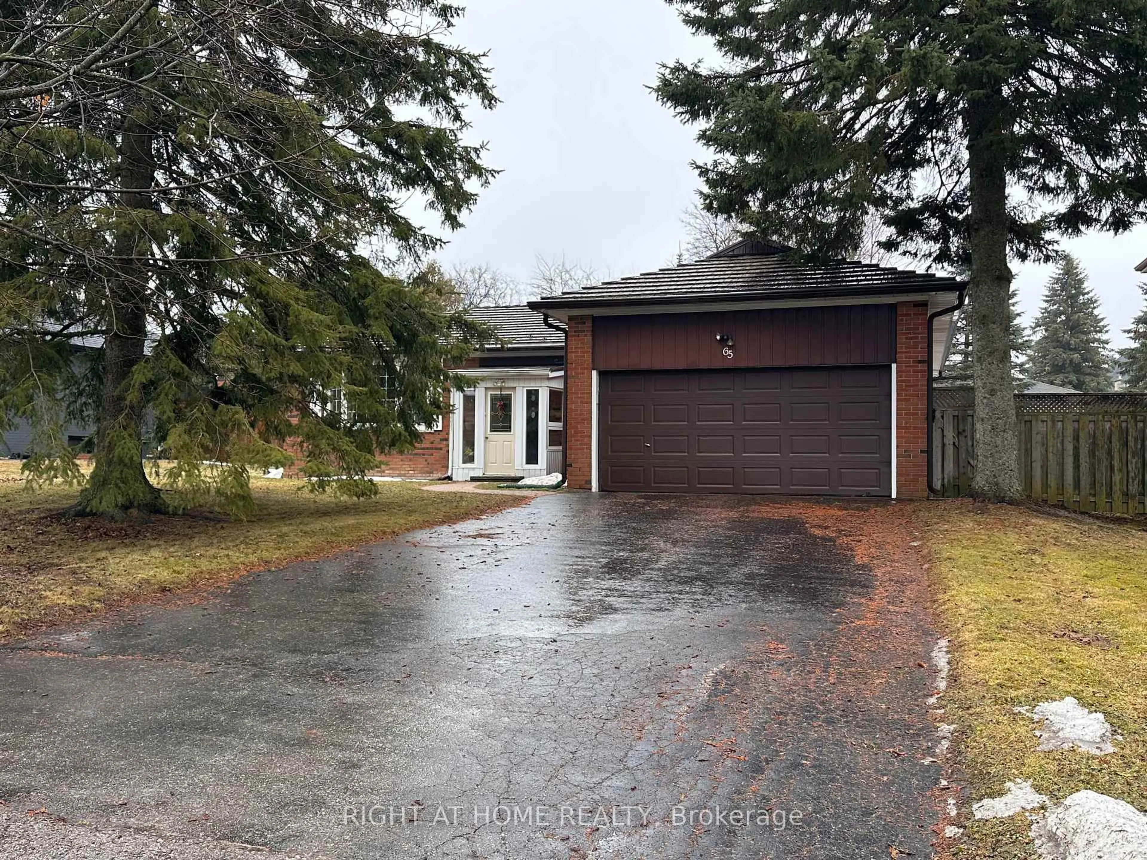 A pic from outside/outdoor area/front of a property/back of a property/a pic from drone, street for 65 Norman Dr, King Ontario L7B 1J2