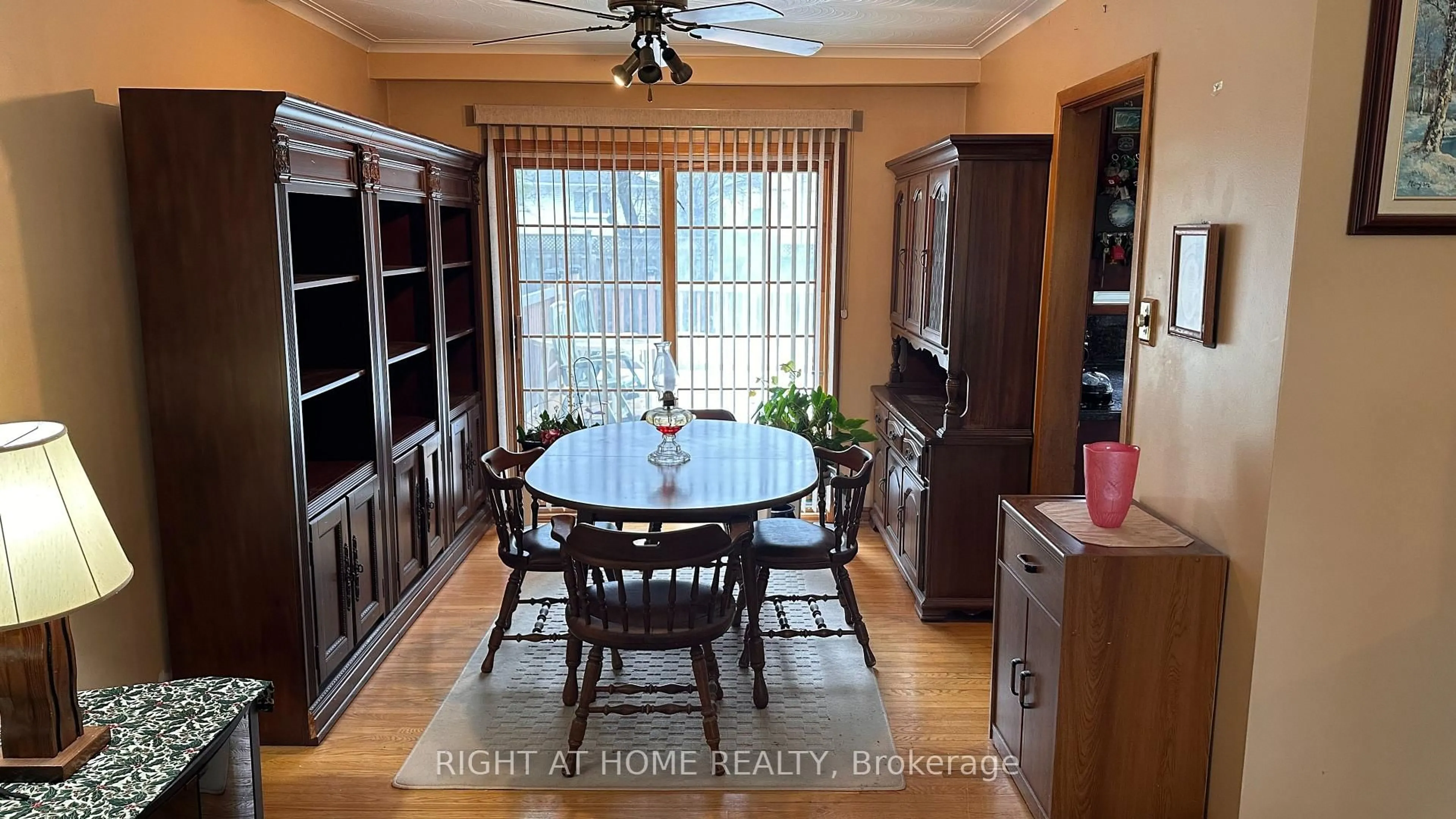 Dining room, wood/laminate floor for 65 Norman Dr, King Ontario L7B 1J2