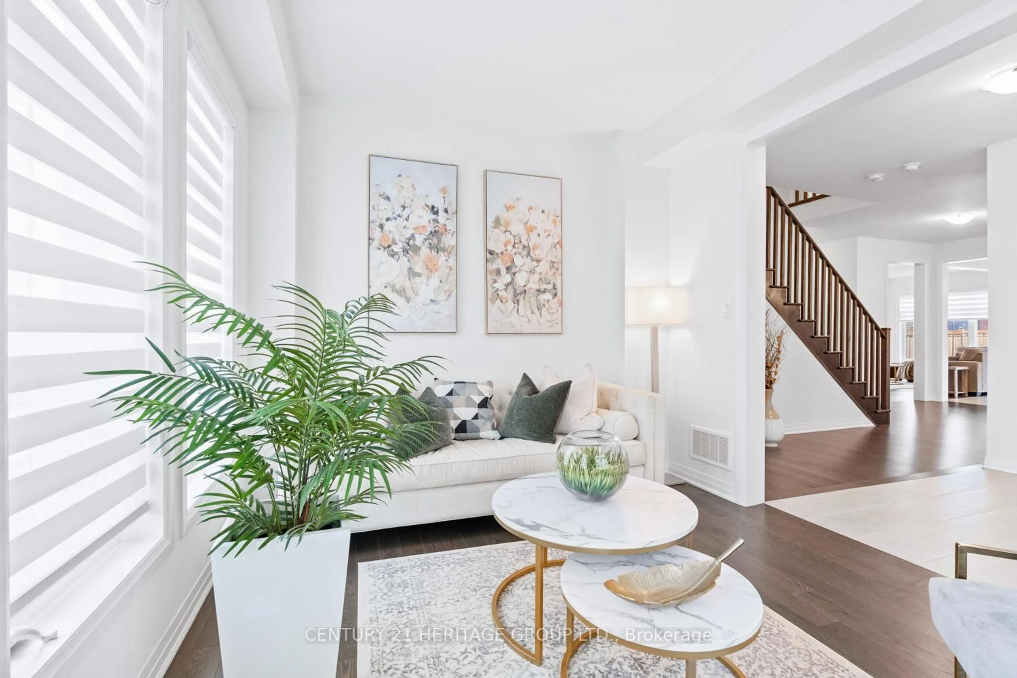 Living room with furniture, unknown for 1614 Sharpe St, Innisfil Ontario L9S 0R1