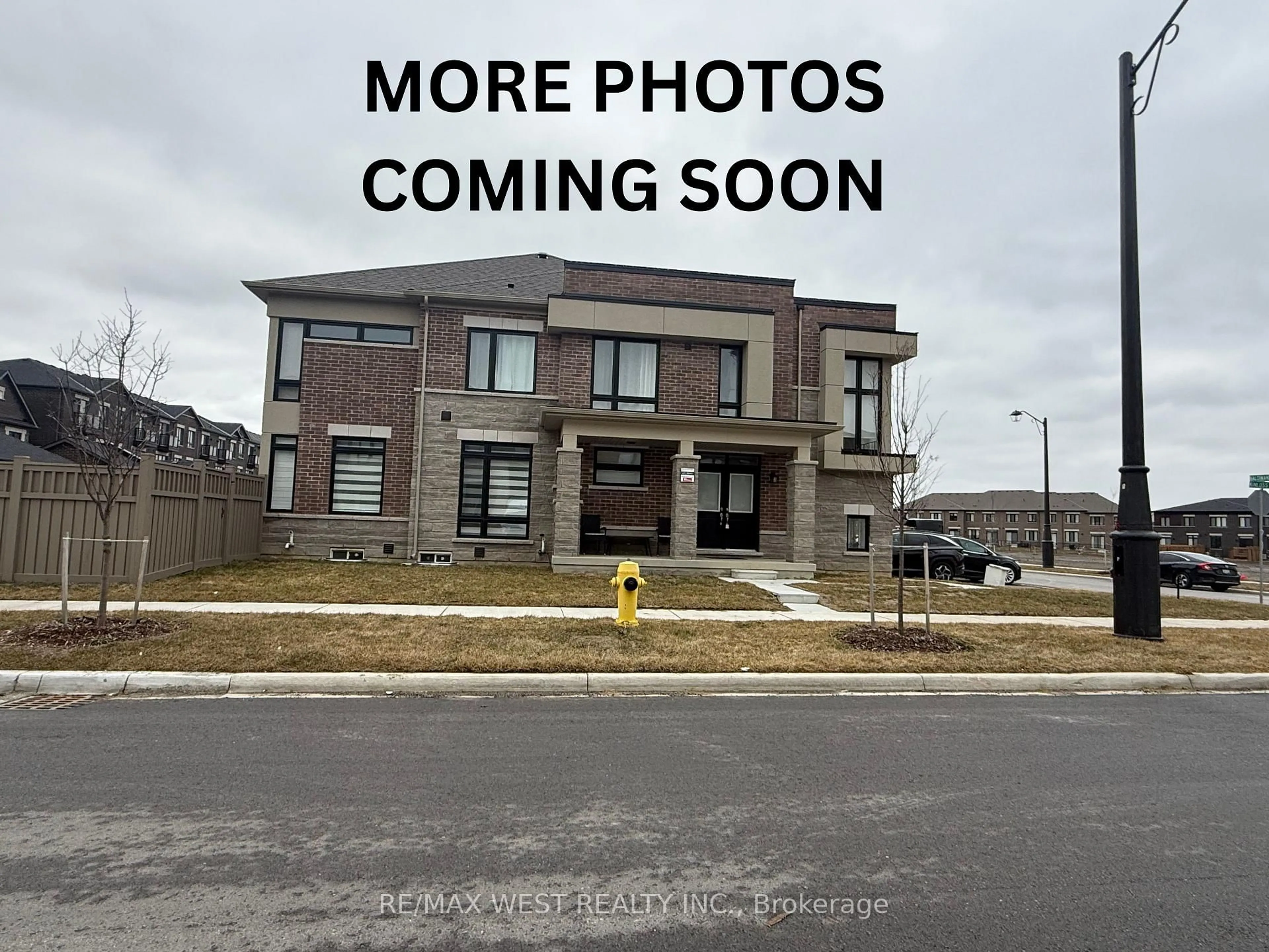 A pic from outside/outdoor area/front of a property/back of a property/a pic from drone, building for 4 Haldimand St, Vaughan Ontario L4H 5J5