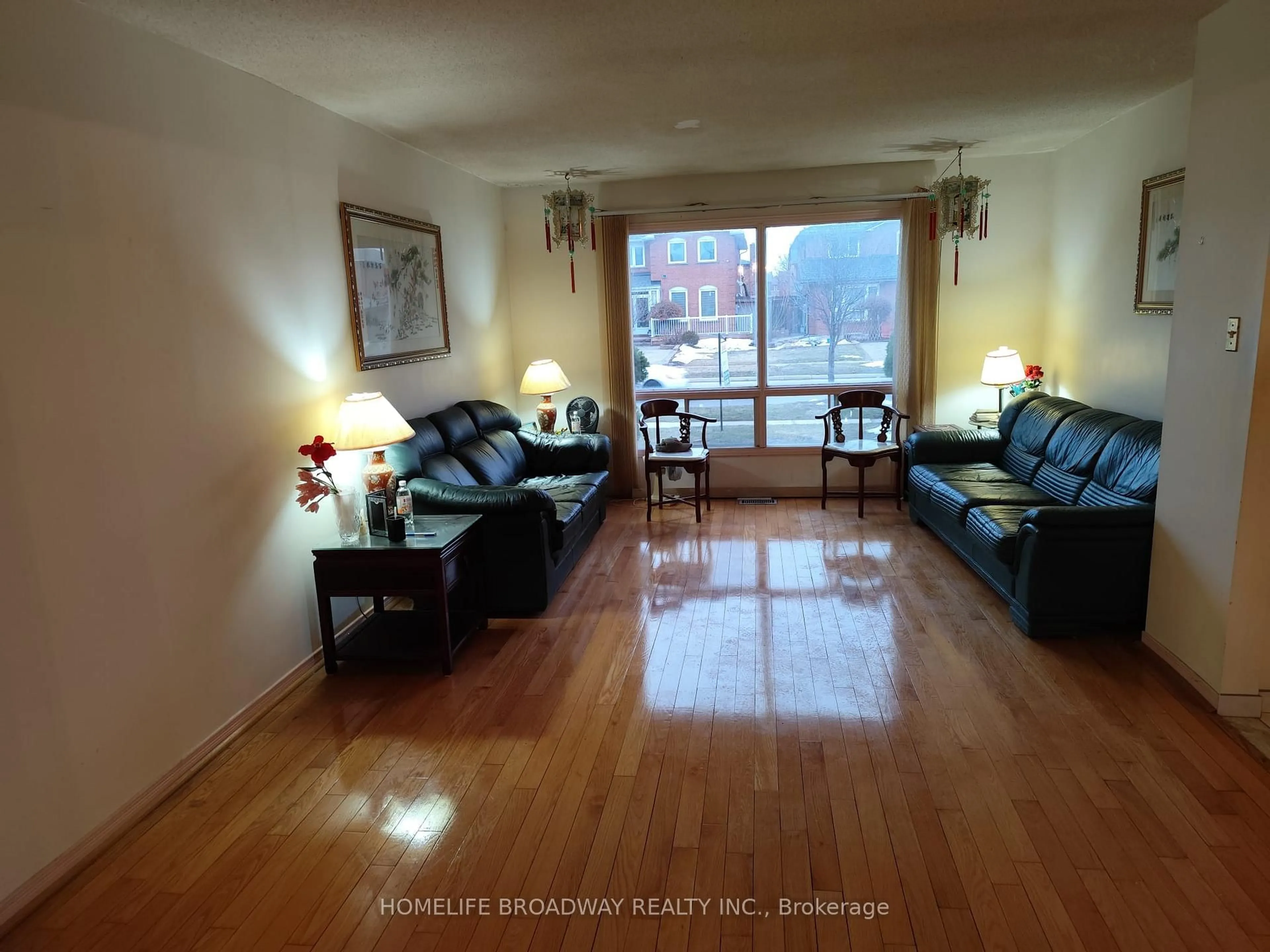 Living room with furniture, unknown for 183 Aldergrove Dr, Markham Ontario L3R 6Z4