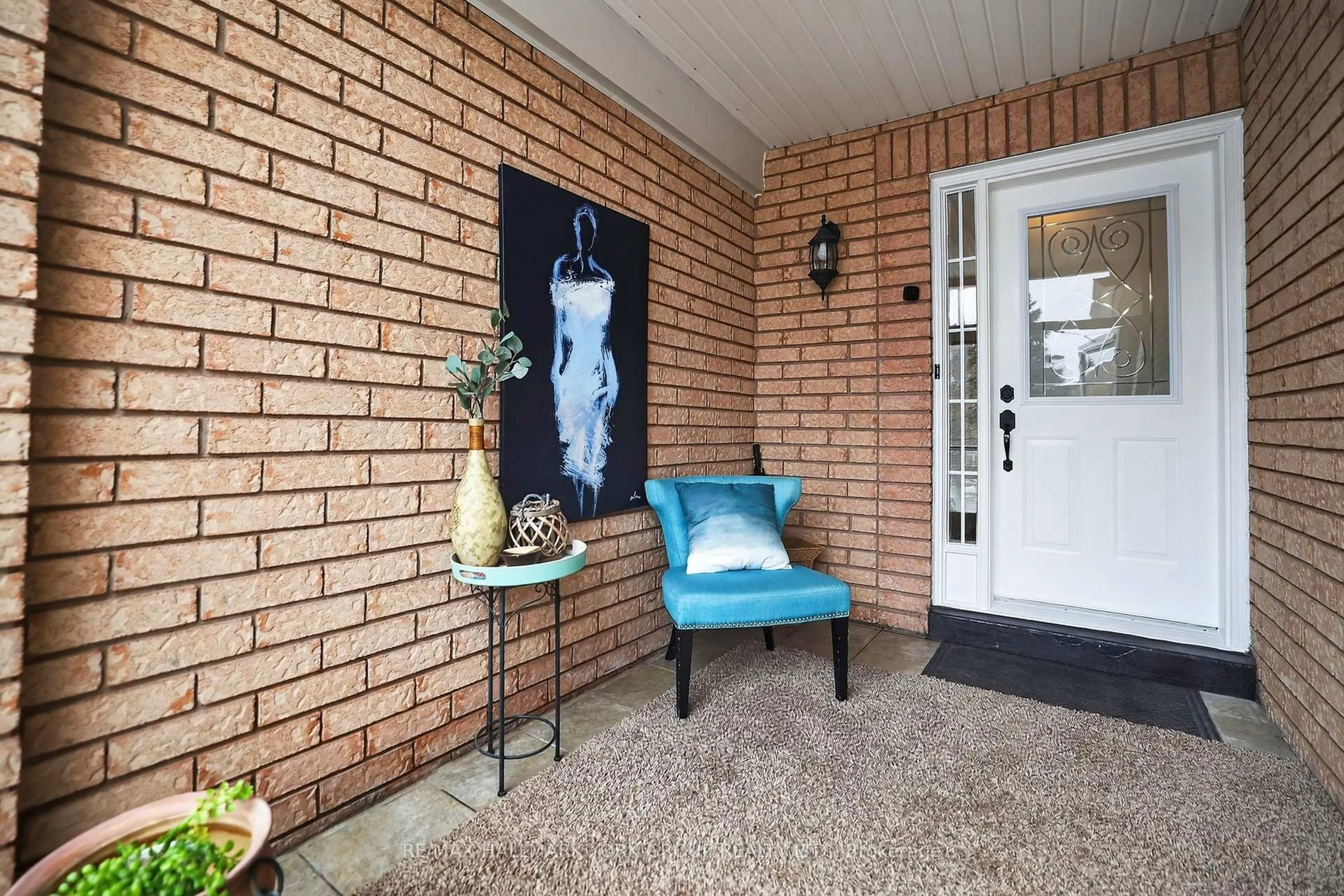 Indoor entryway for 41 Baywell Cres, Aurora Ontario L4G 7M8