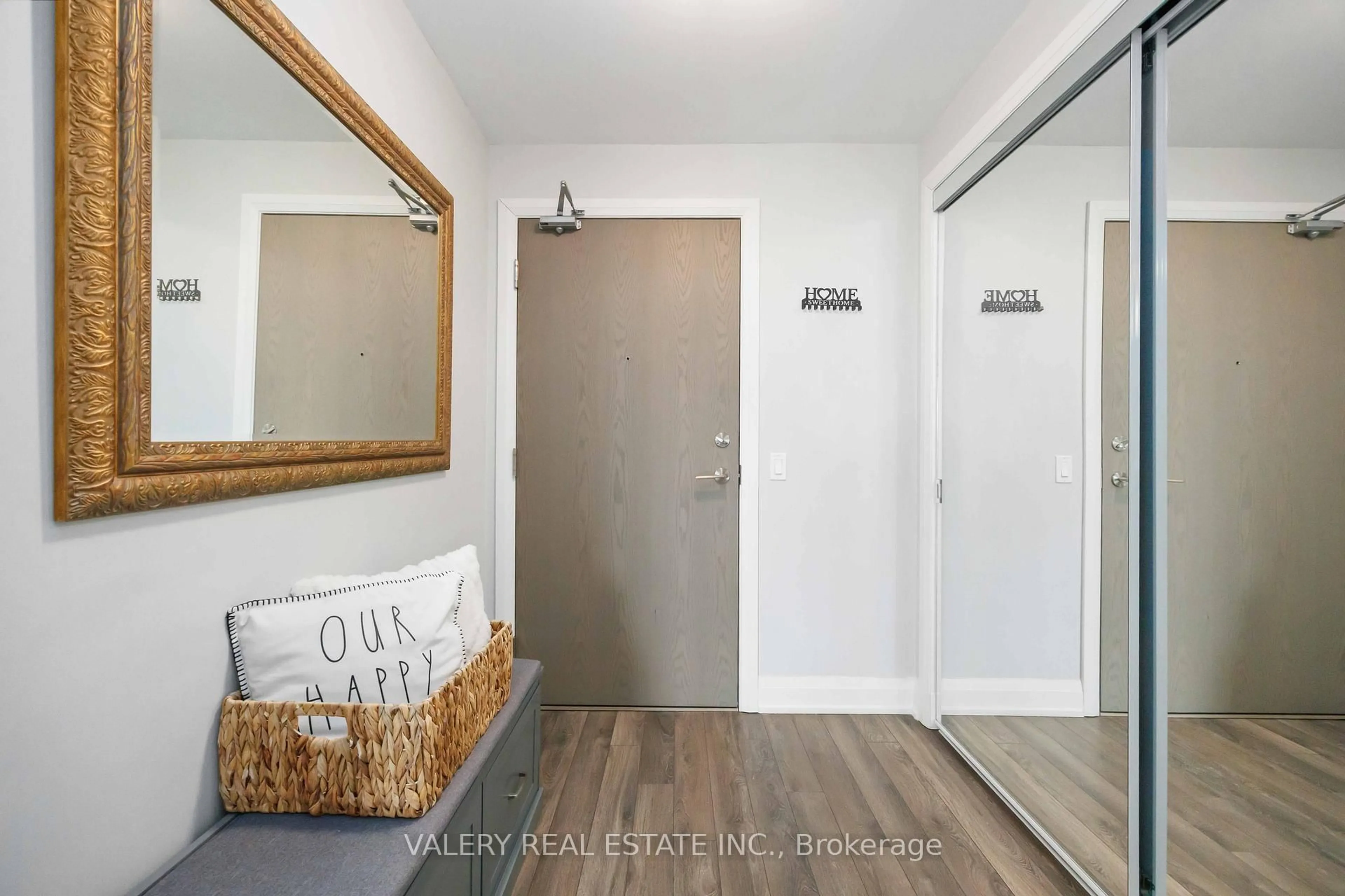 Indoor entryway for 4800 Highway 7 #325, Vaughan Ontario L4L 1H8