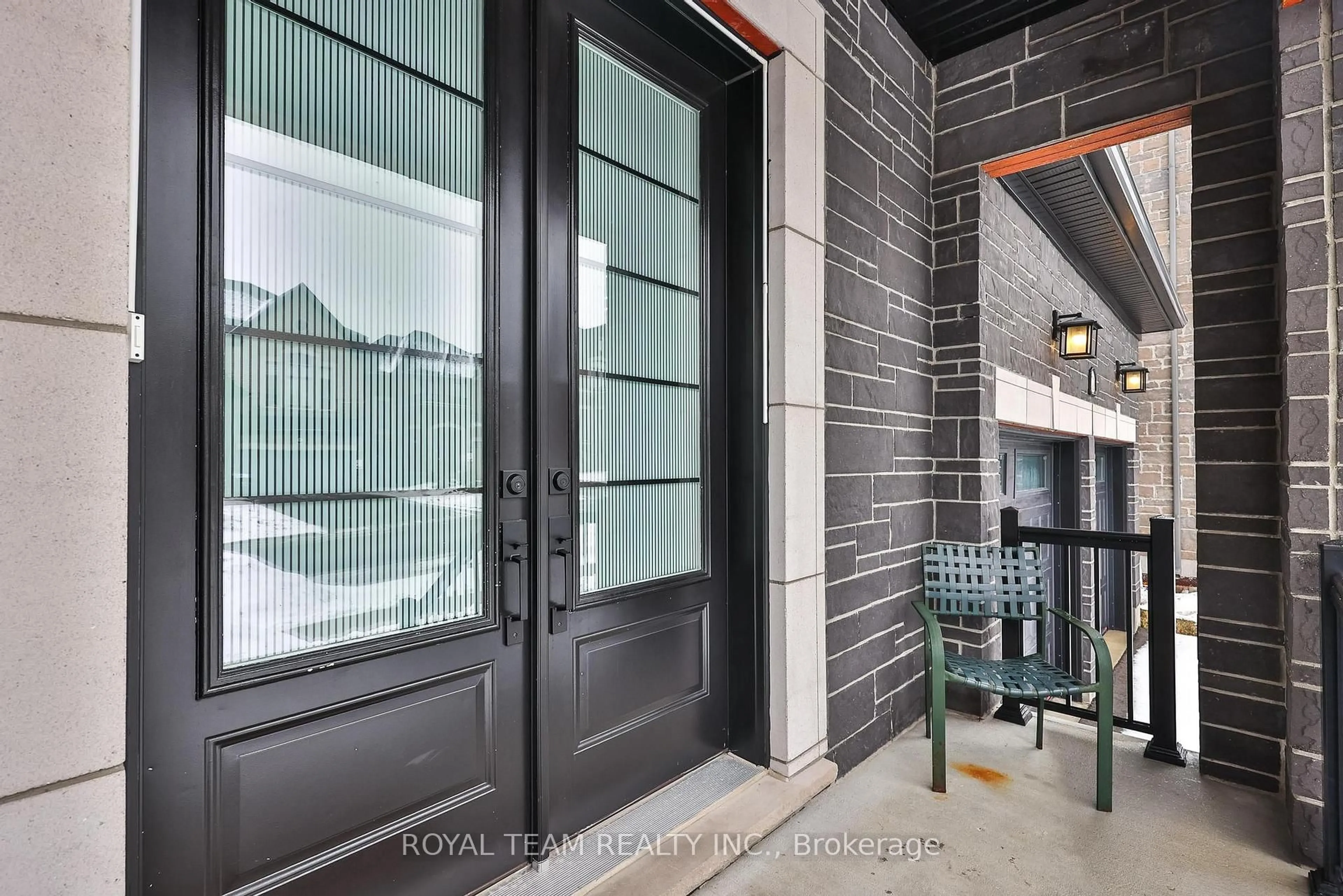 Indoor entryway for 1361 Blackmore St, Innisfil Ontario L9S 0P3