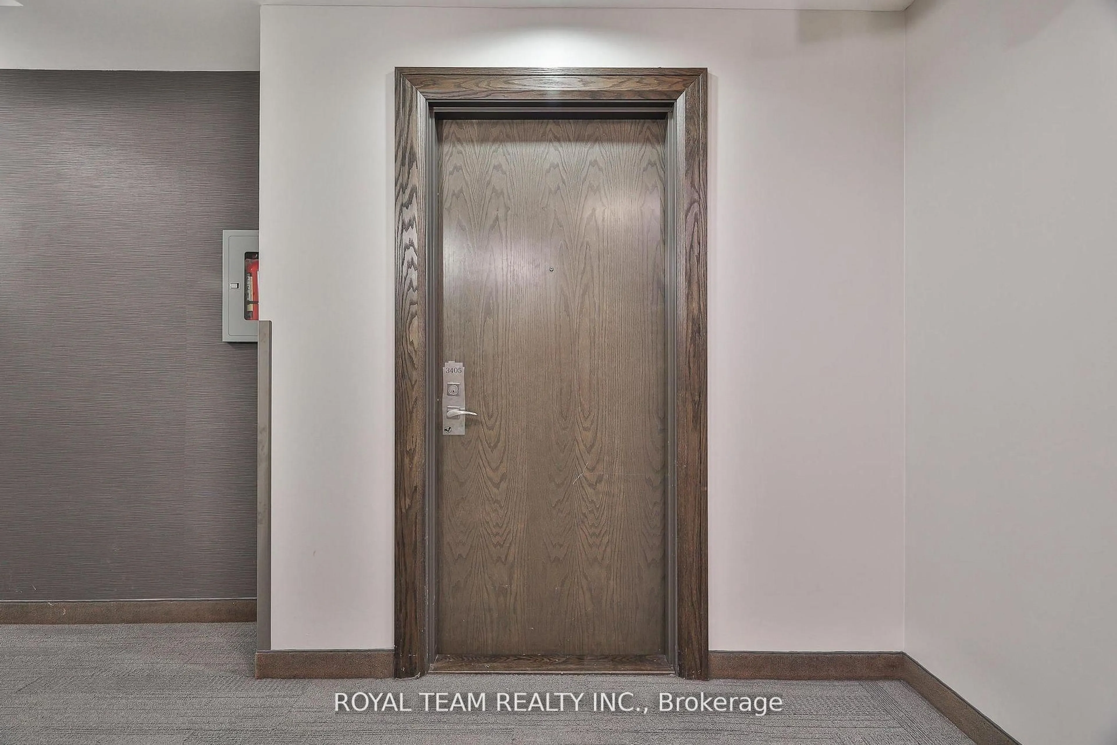 Indoor entryway for 2900 Highway 7 #3405, Vaughan Ontario L4K 0G3