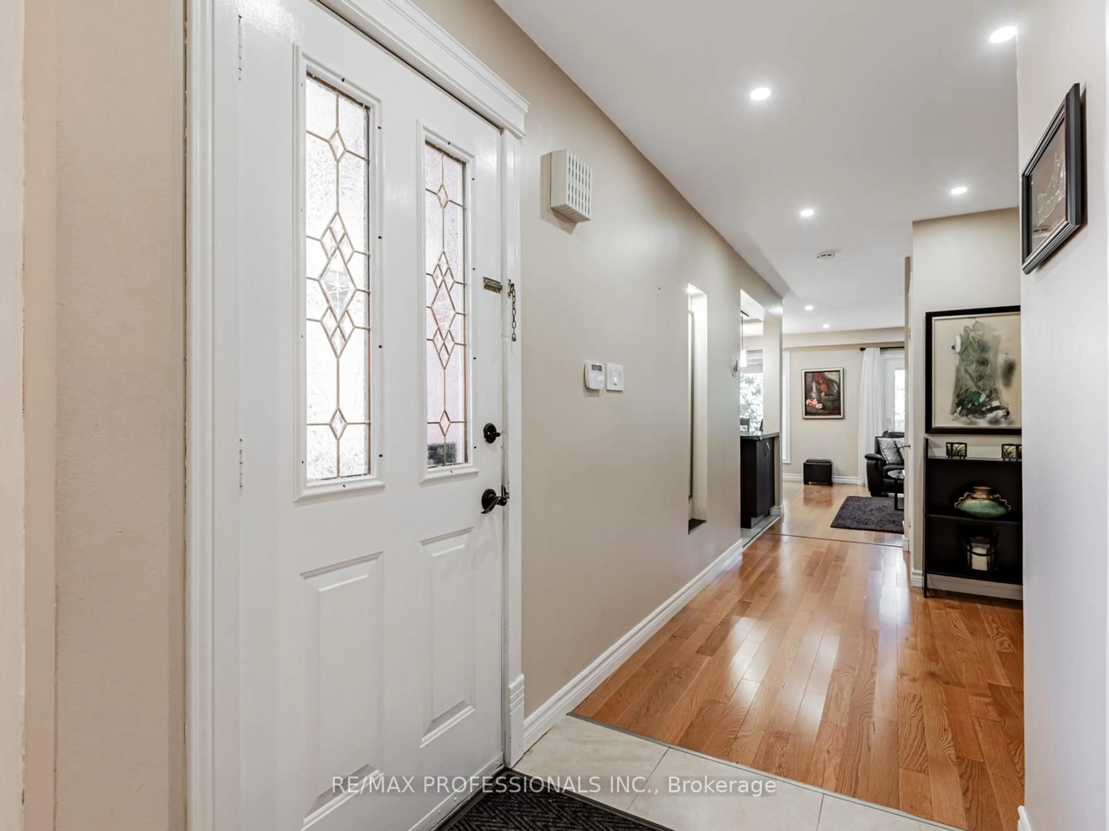 Indoor entryway for 125 Kersey Cres, Richmond Hill Ontario L4C 5X4