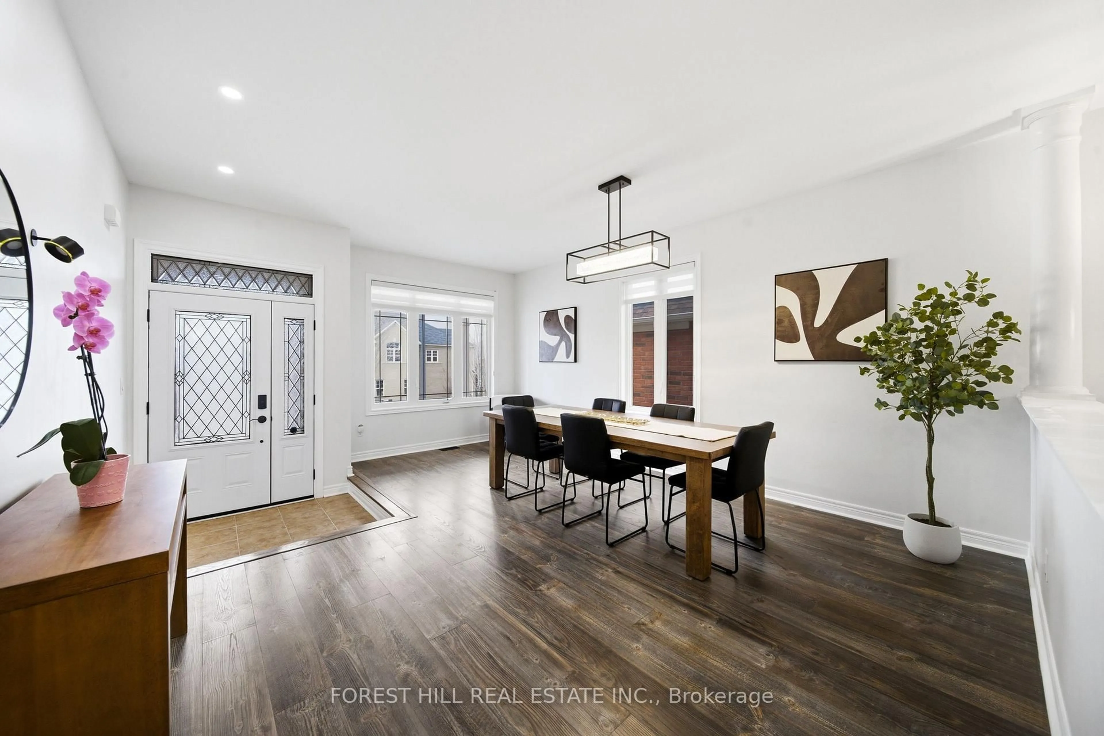 Dining room, unknown for 43 Milligan St, Bradford West Gwillimbury Ontario L3Z 0A5