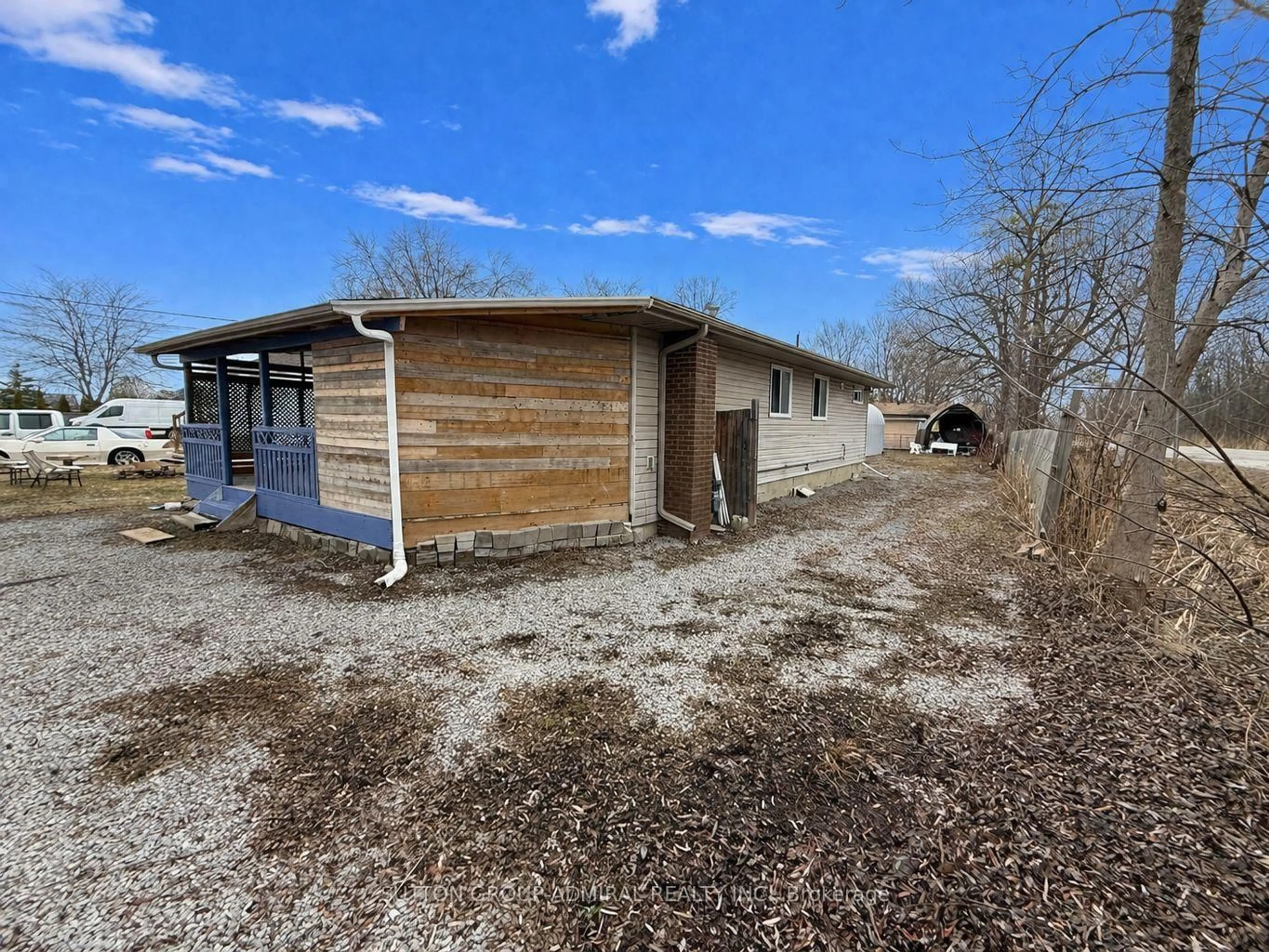 Shed for 815 Lagoon Dr, Georgina Ontario L0E 1S0