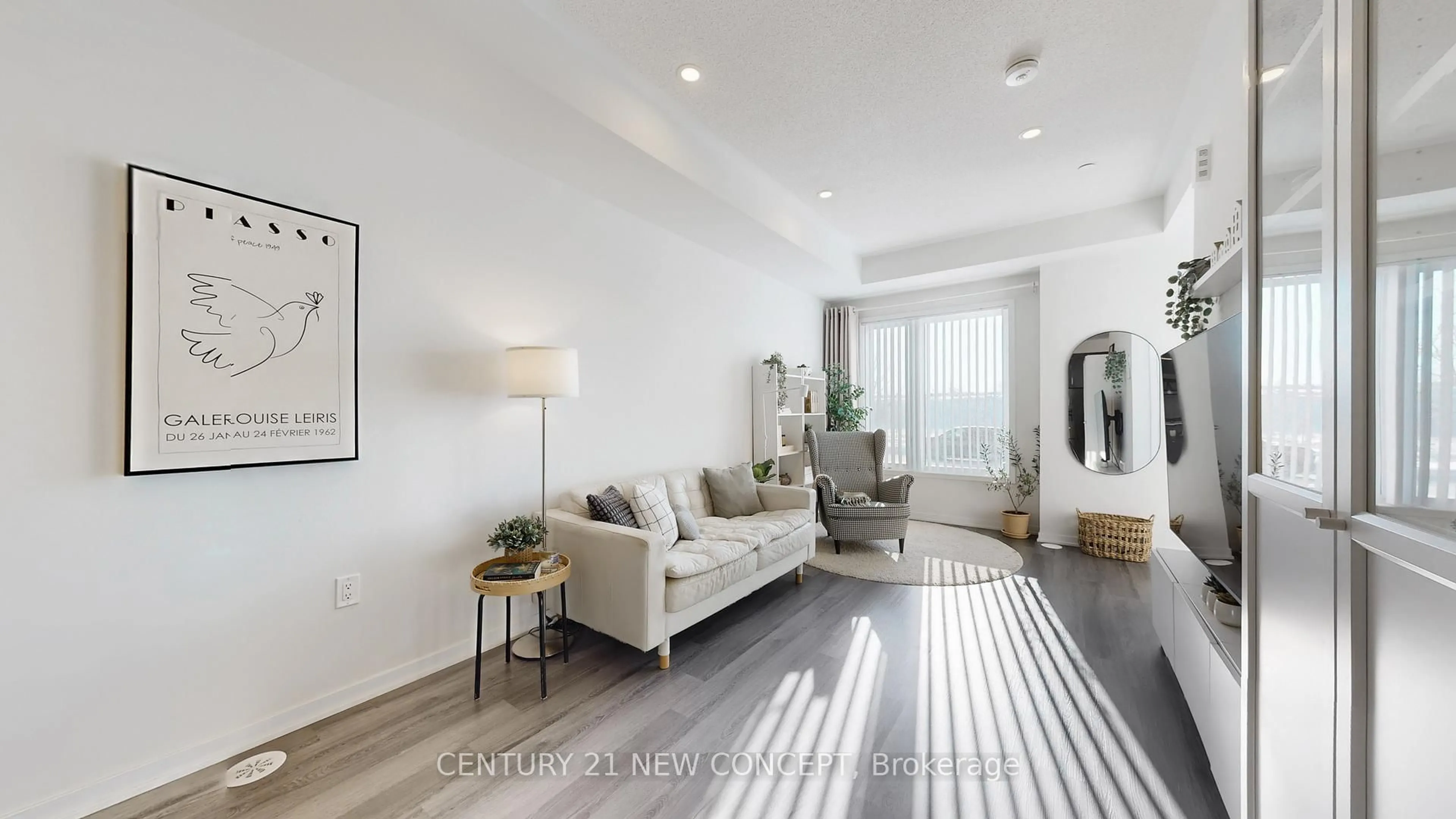 Living room with furniture, unknown for 140 Honeycrisp Cres #TH 284, Vaughan Ontario L4K 0N7