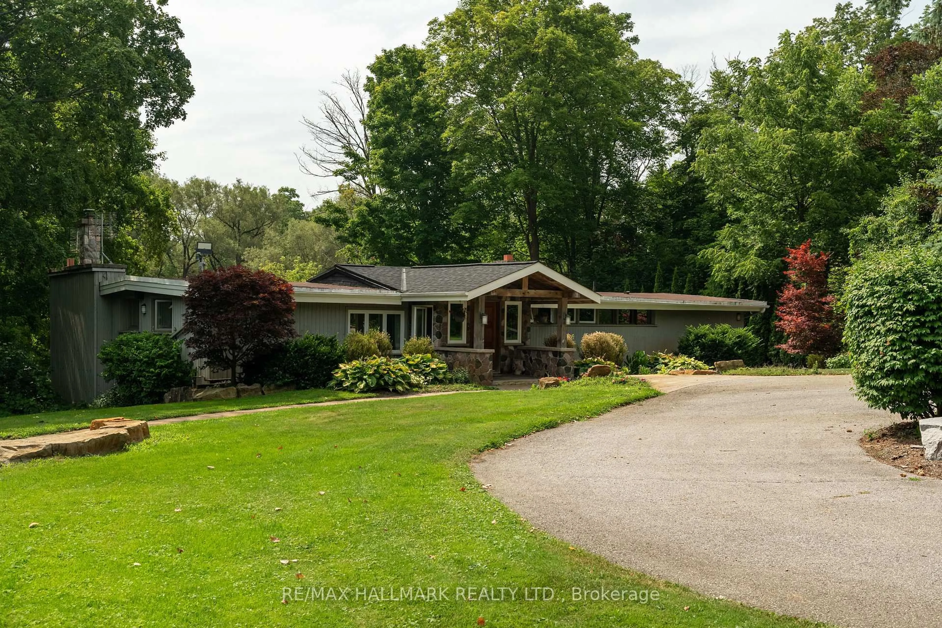 A pic from outside/outdoor area/front of a property/back of a property/a pic from drone, unknown for 6165 19th Ave, Markham Ontario L3P 3J3