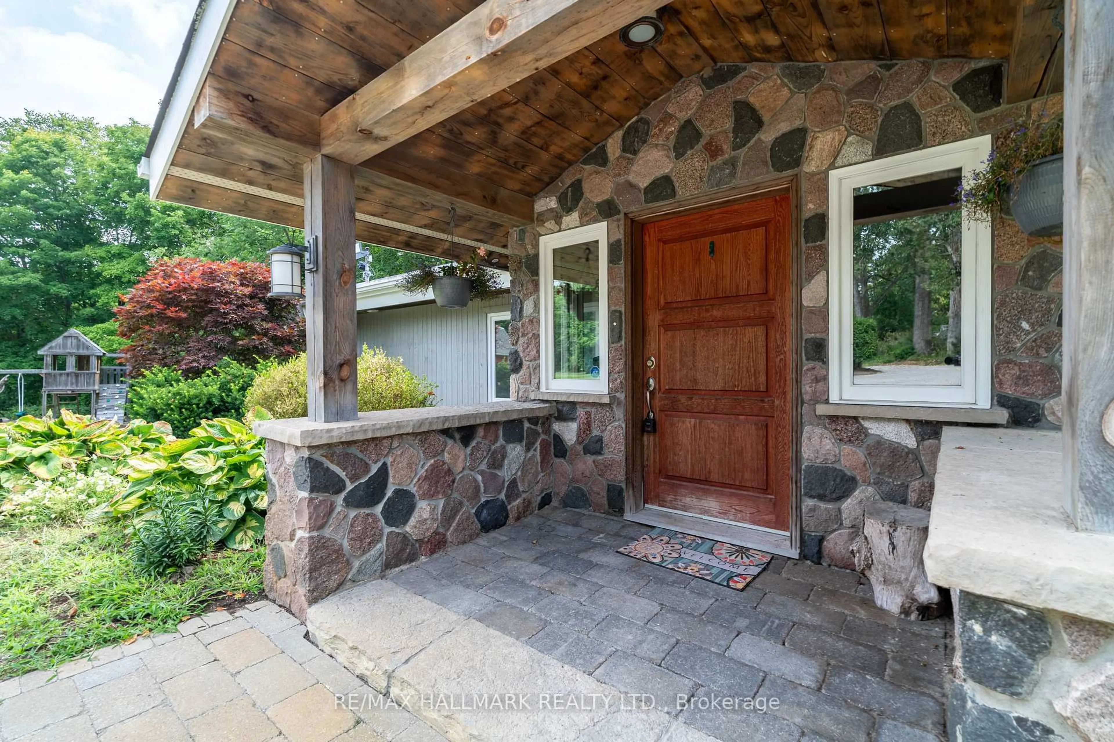 Indoor entryway for 6165 19th Ave, Markham Ontario L3P 3J3