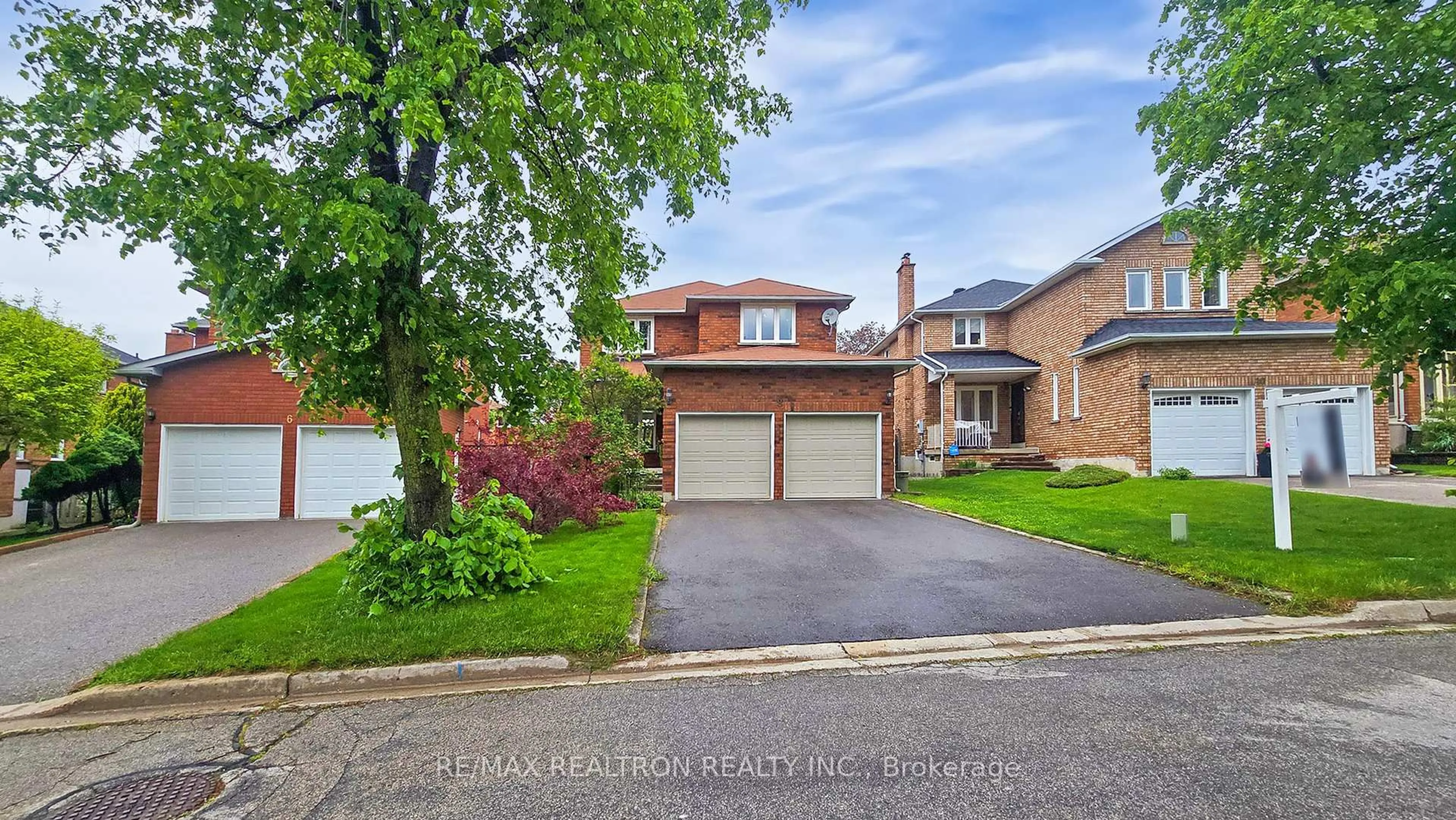Home with brick exterior material, street for 8 Muster Cres, Markham Ontario L3R 9G5