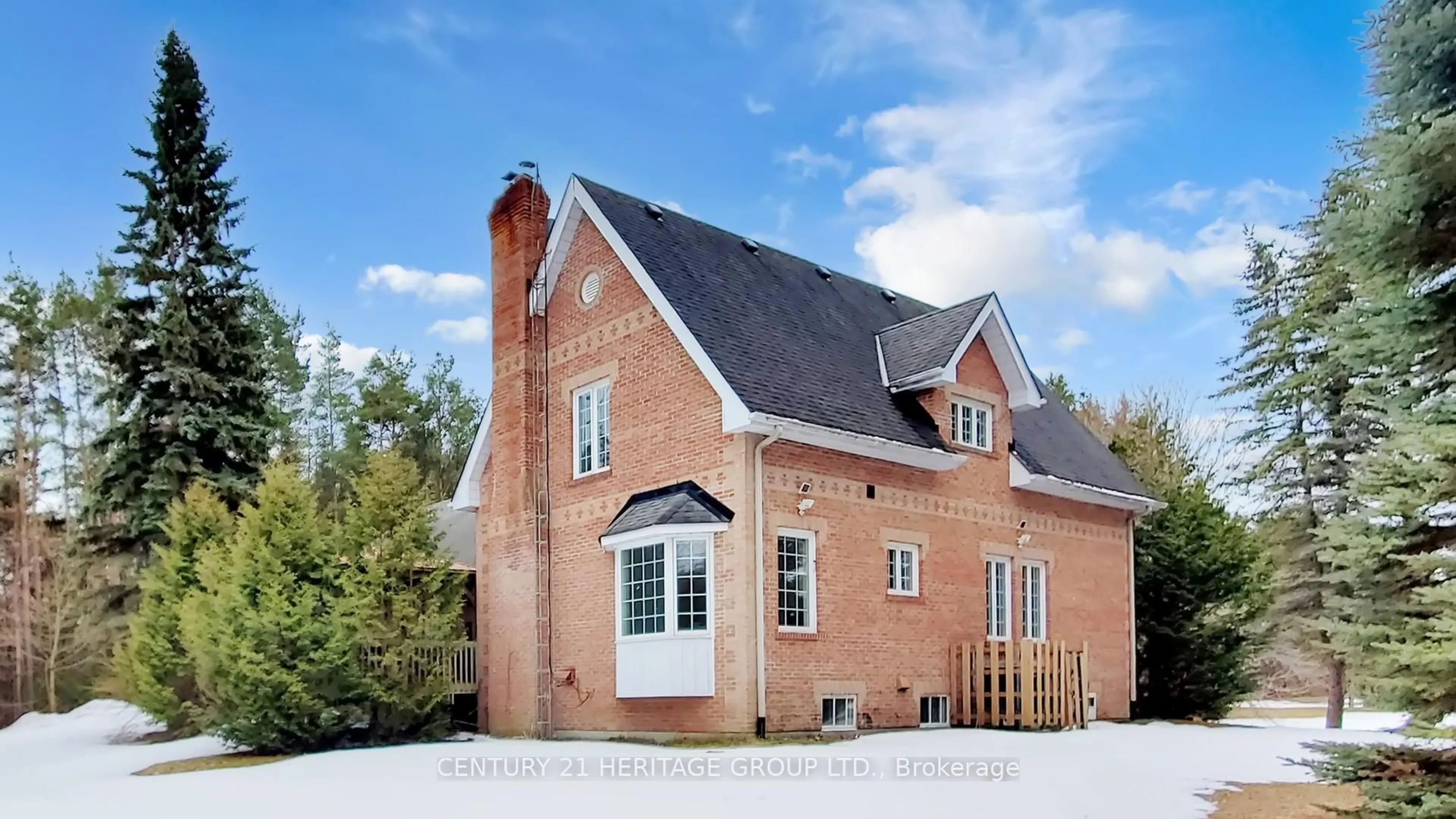 Home with brick exterior material, building for 21455 Warden Ave, East Gwillimbury Ontario L0G 1R0