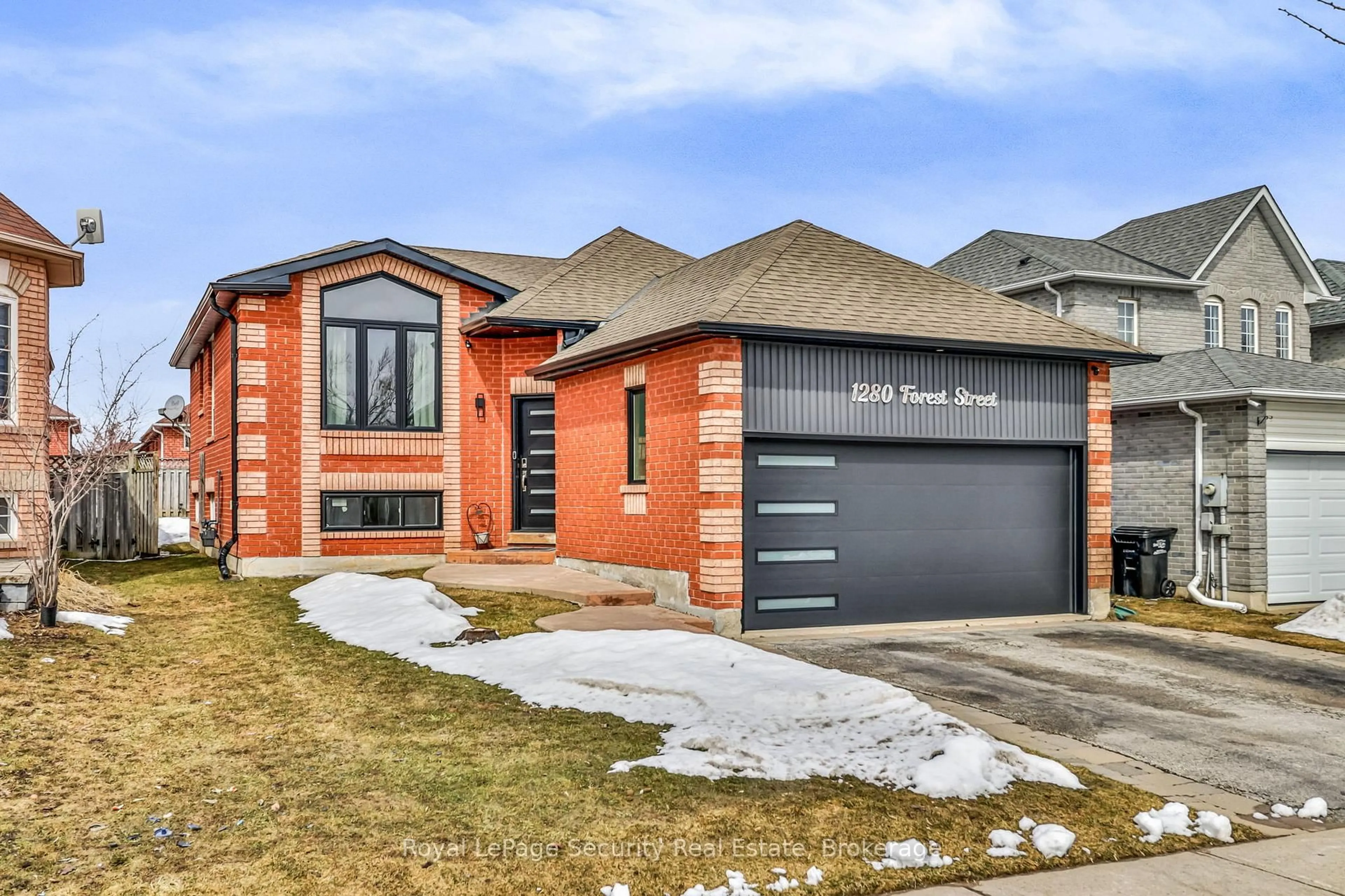 Home with brick exterior material, street for 1280 Forest St, Innisfil Ontario L9S 1Z6