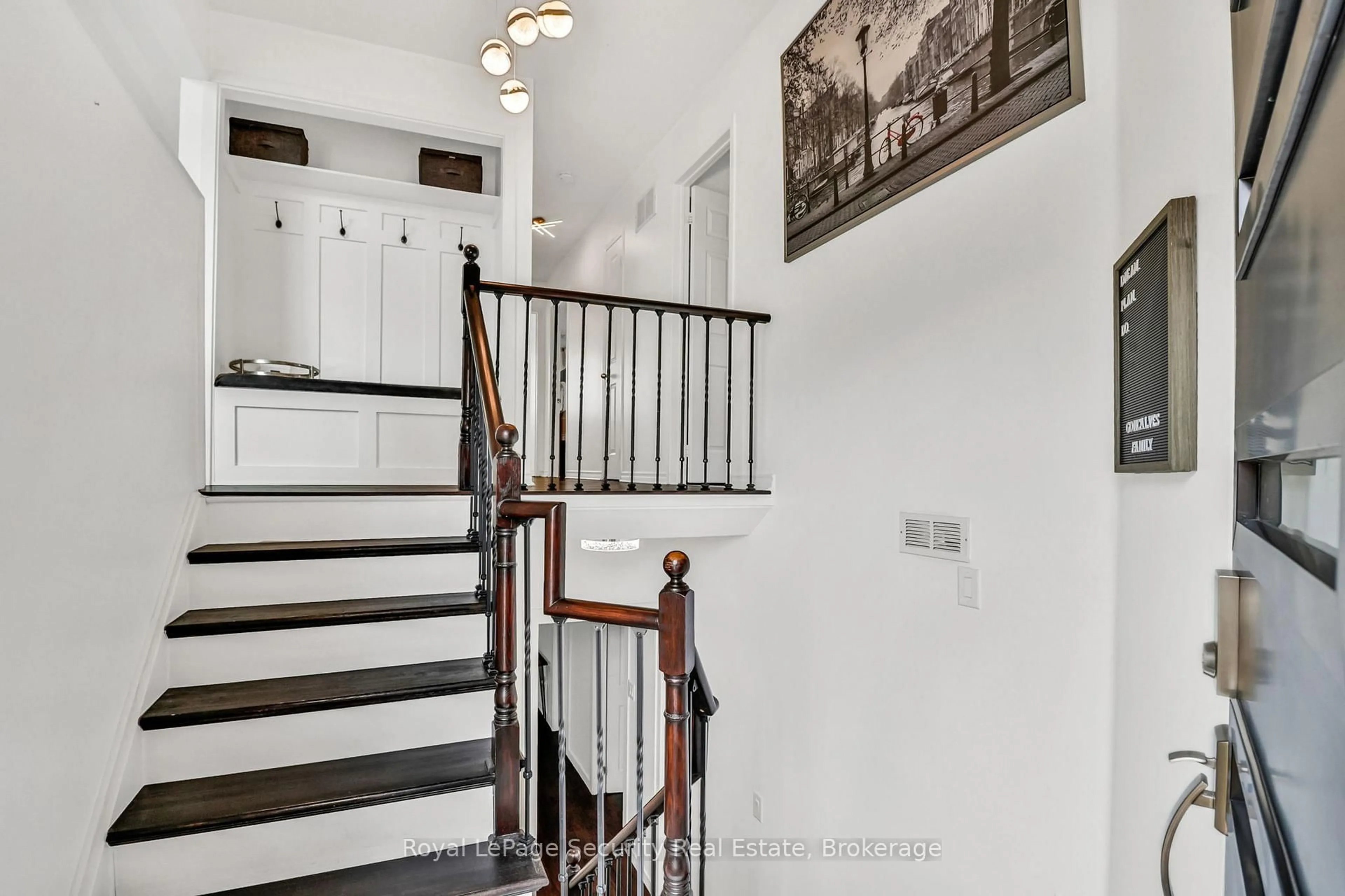 Unknown for 1280 Forest St, Innisfil Ontario L9S 1Z6