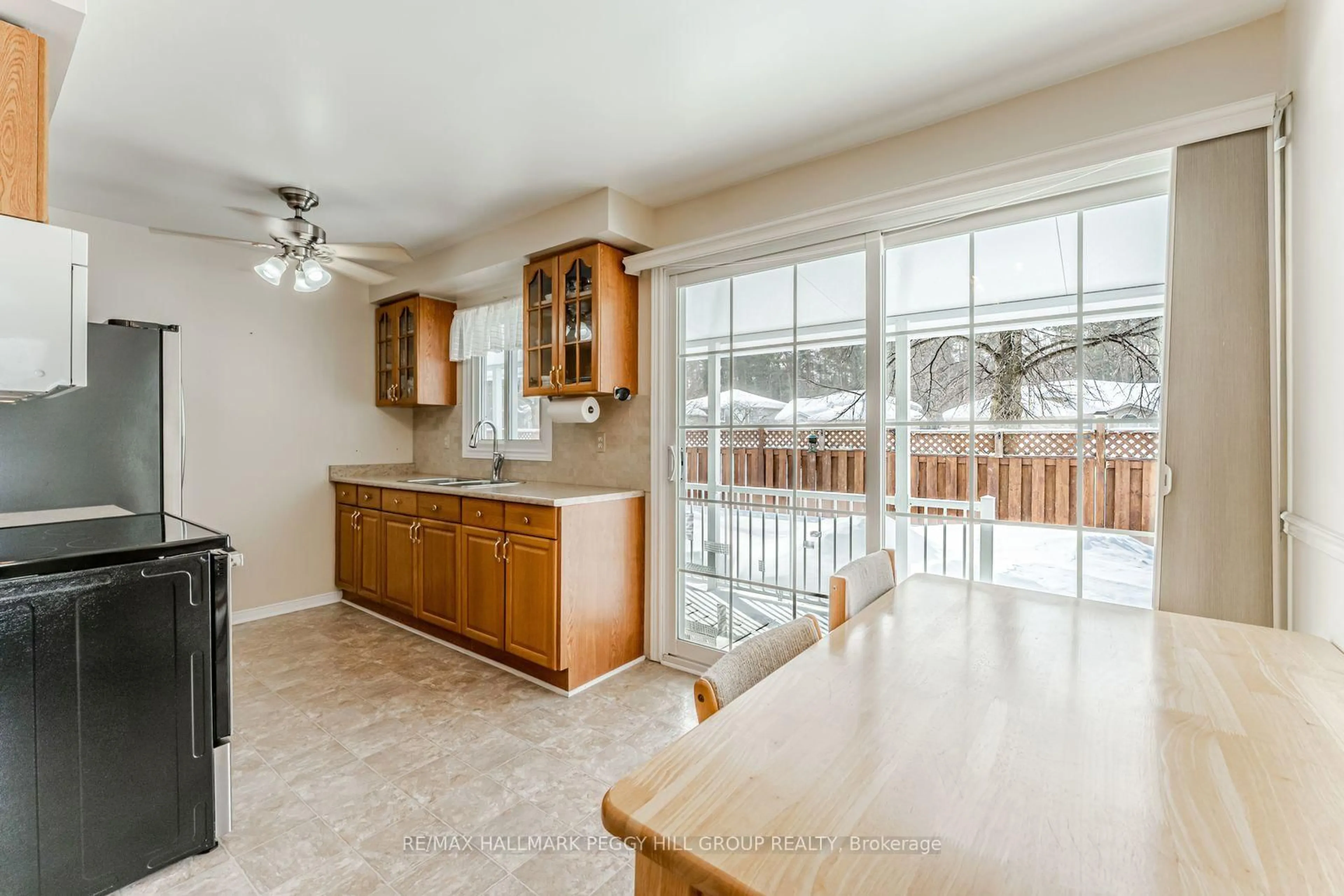 Open concept kitchen, ceramic/tile floor for 2 McQueen St, Essa Ontario L0M 1B0