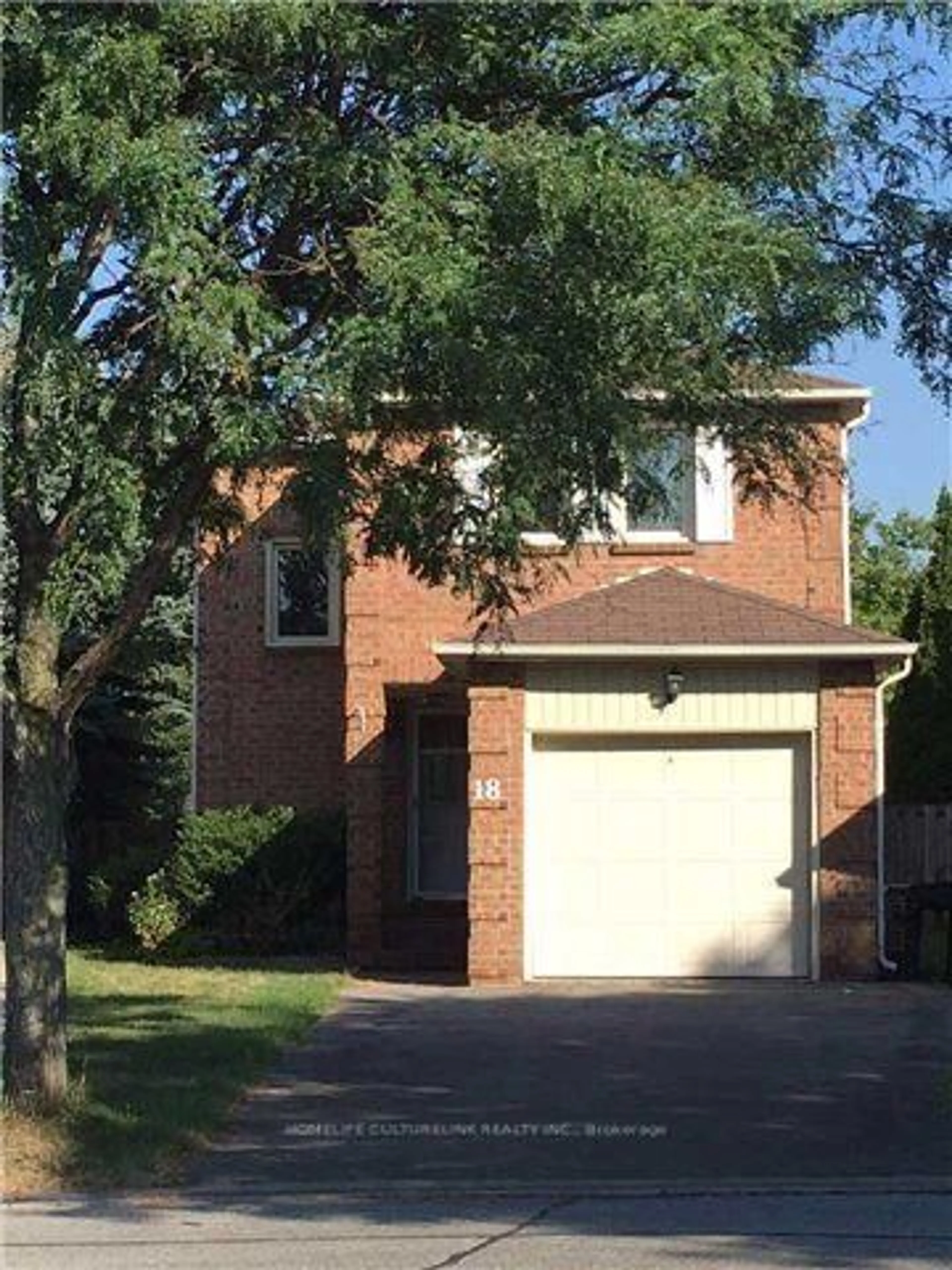 Home with brick exterior material, street for 18 Eugenia Crt, Markham Ontario L3R 4Y6