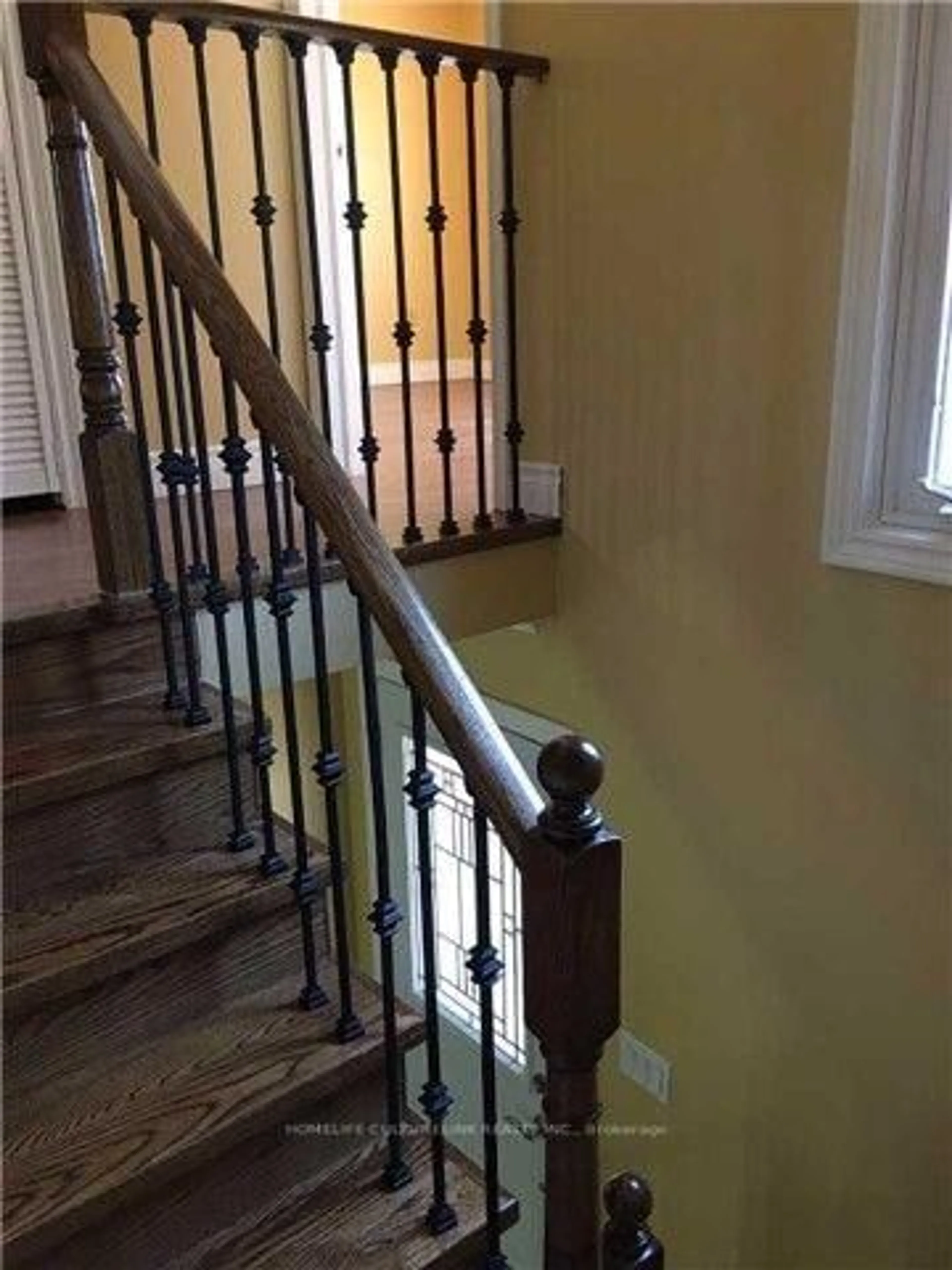 Stairs for 18 Eugenia Crt, Markham Ontario L3R 4Y6