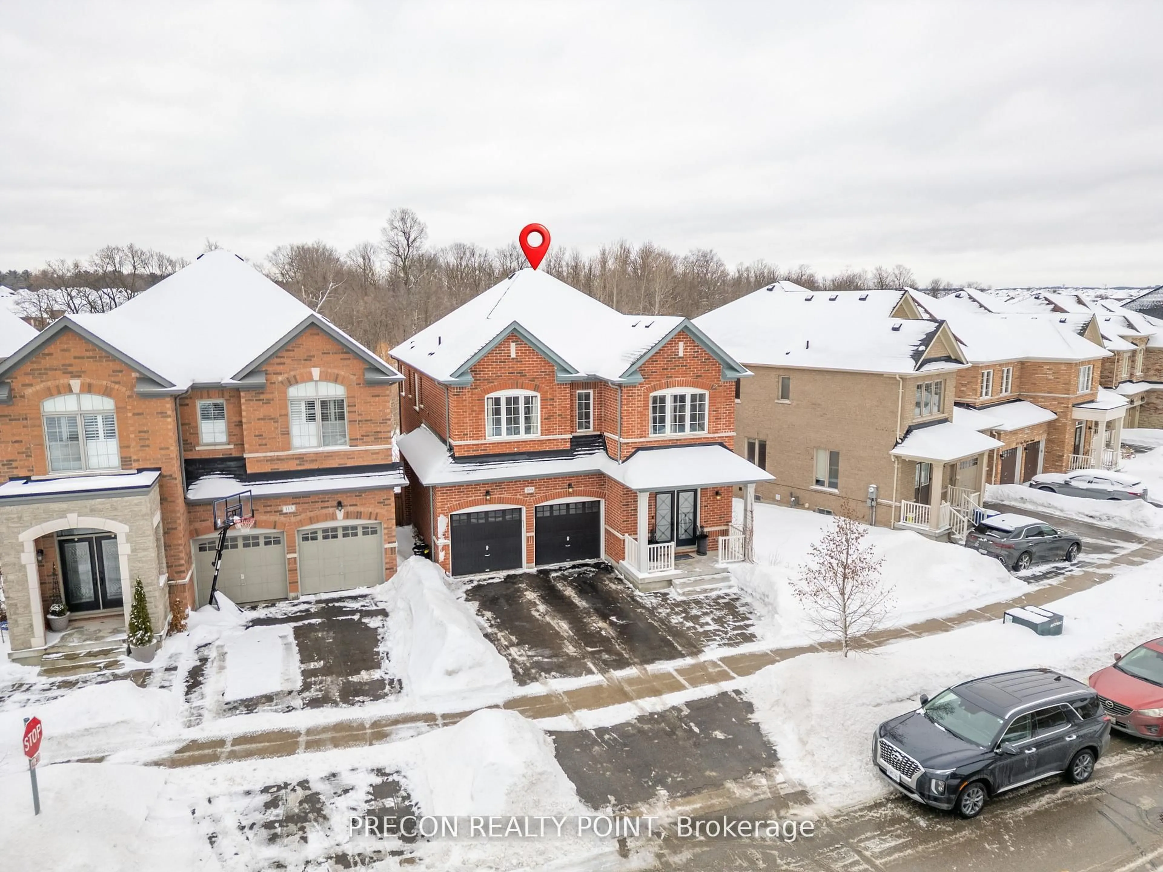 A pic from outside/outdoor area/front of a property/back of a property/a pic from drone, street for 109 Roy Harper Ave, Aurora Ontario L4G 7C4
