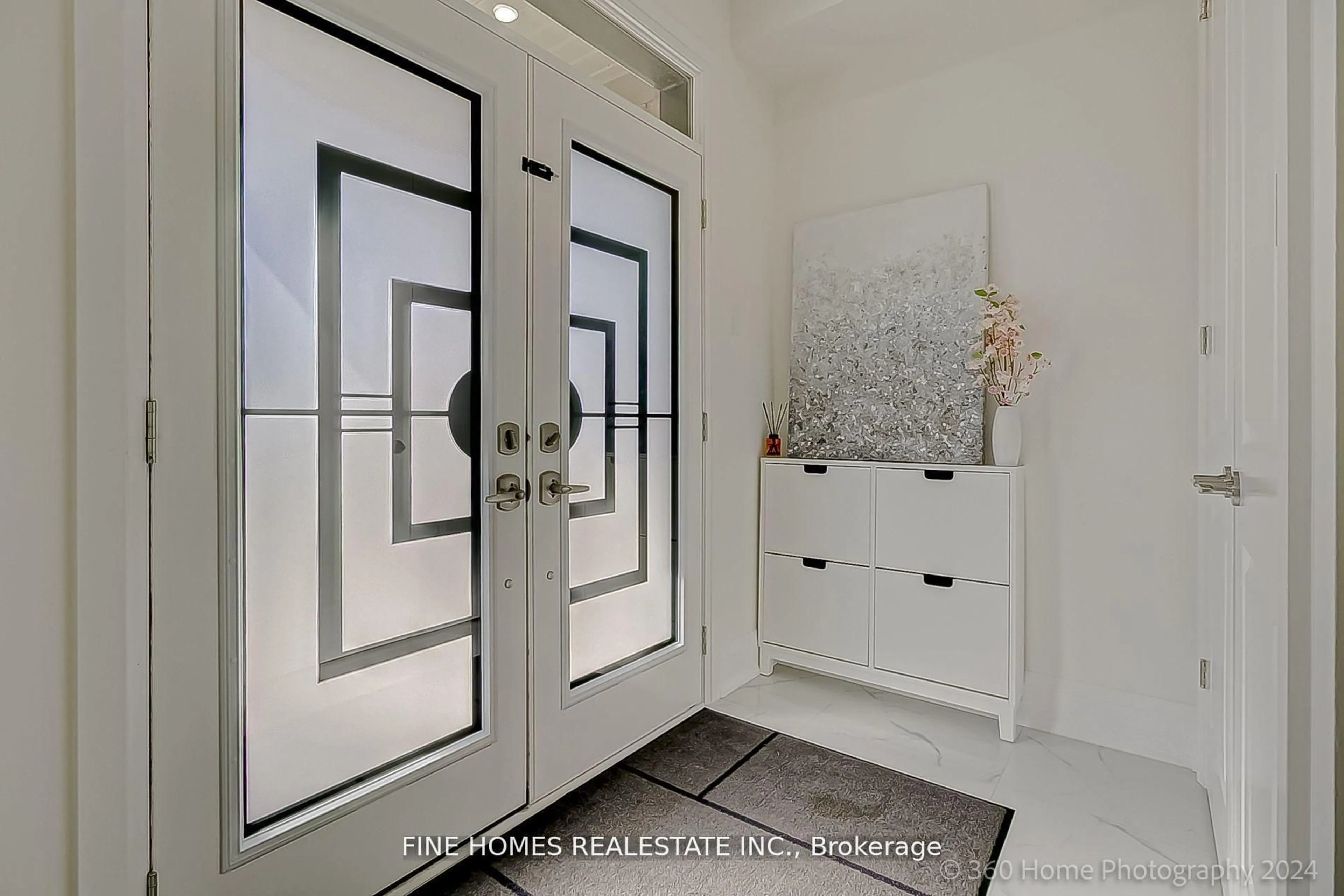 Indoor entryway for 39 Tesla Cres, East Gwillimbury Ontario L9N 0T3