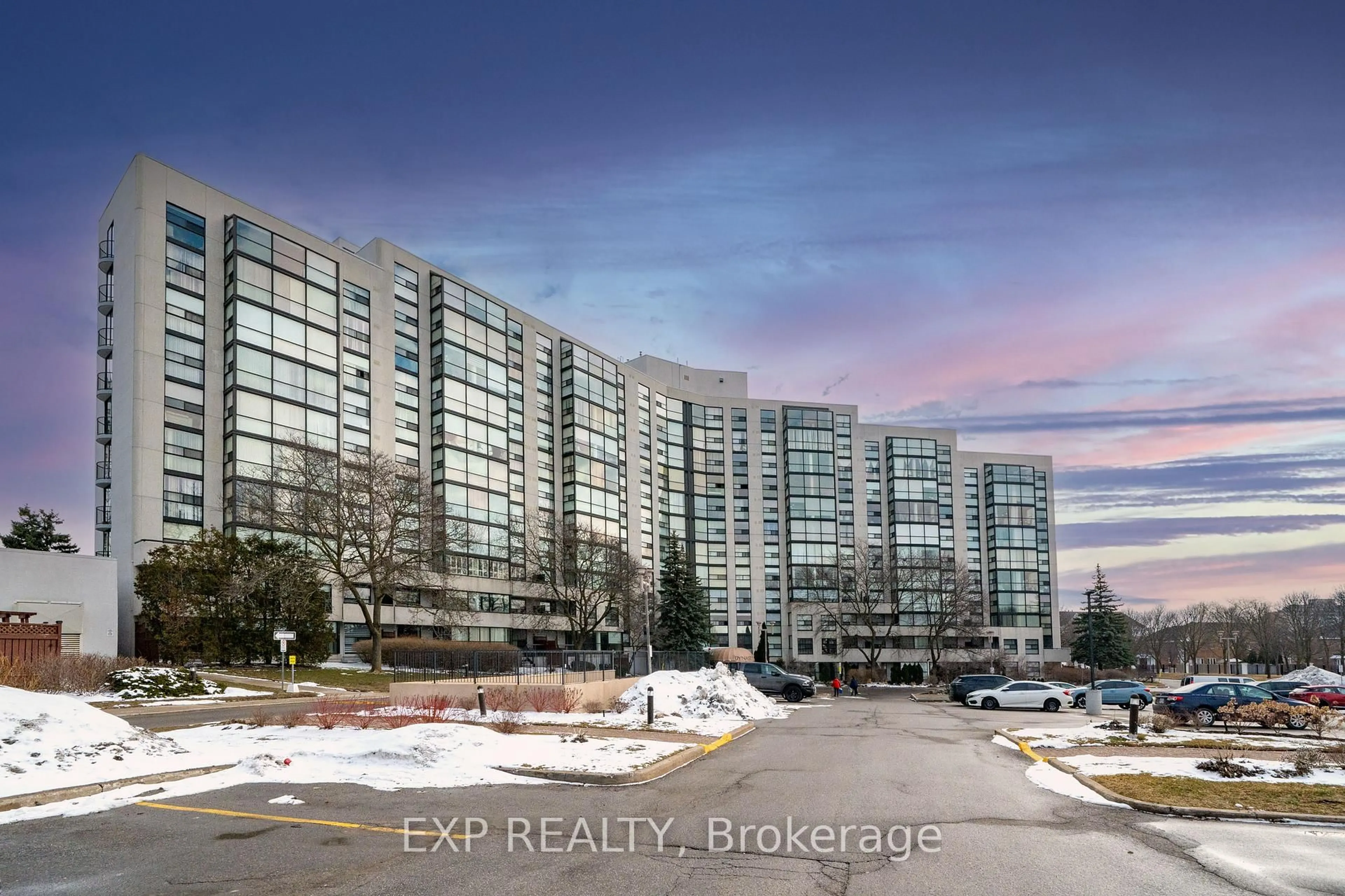 Unknown for 30 Harding Blvd #404, Richmond Hill Ontario L4C 9M3