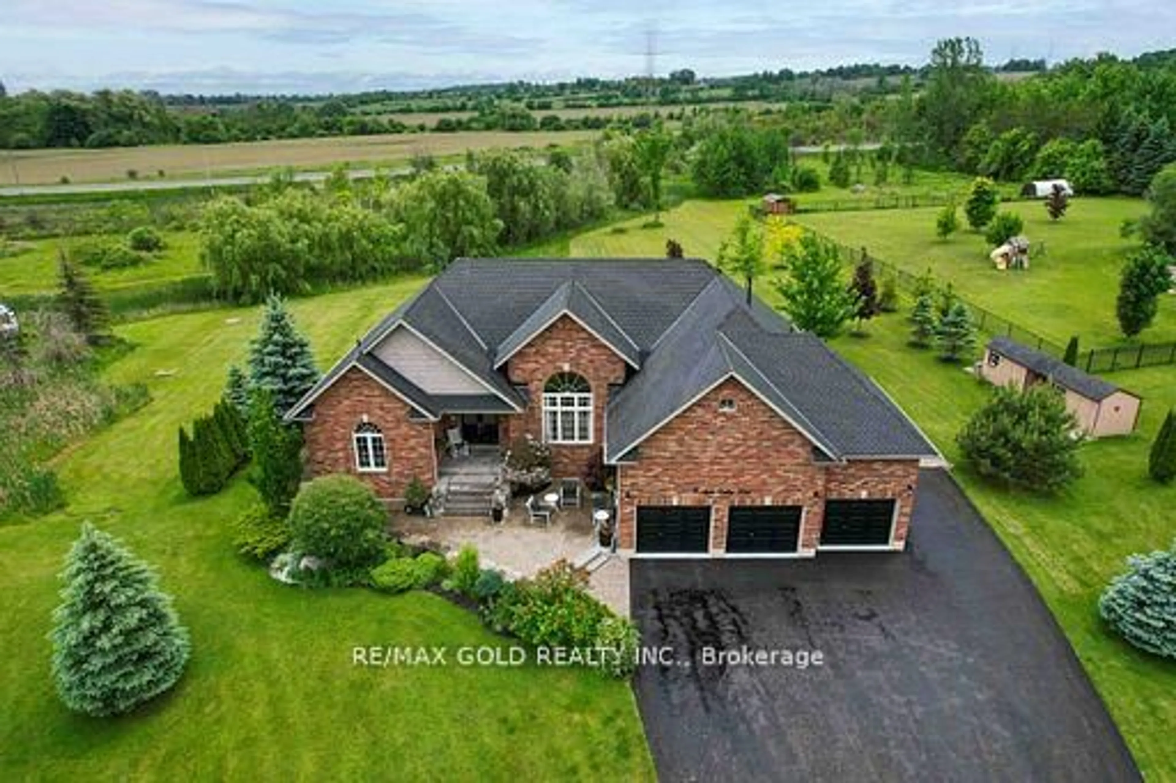 A pic from outside/outdoor area/front of a property/back of a property/a pic from drone, unknown for 9 Apple Valley Lane, Adjala-Tosorontio Ontario L0M 1J0