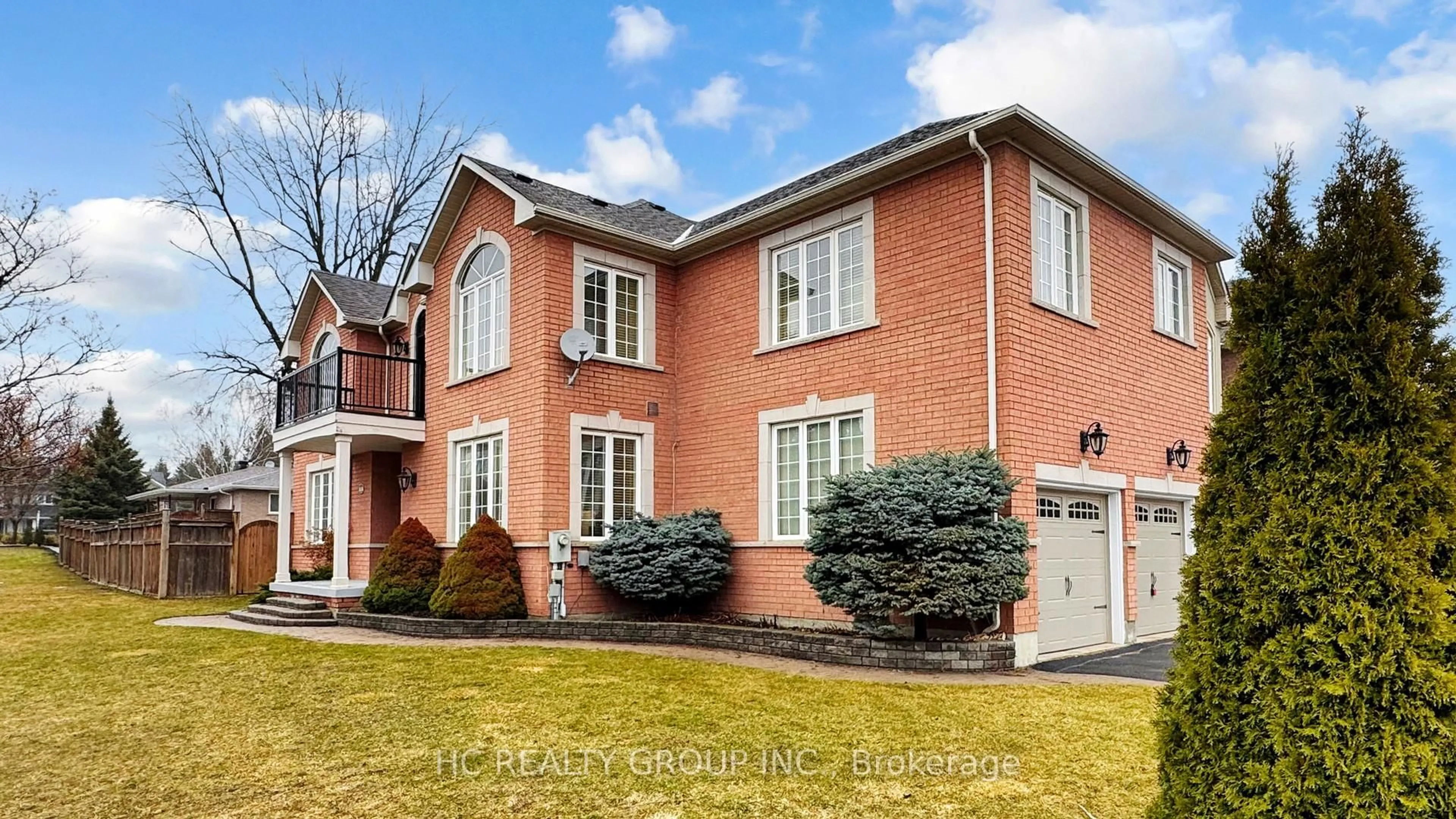 Home with brick exterior material, street for 114 Timber Valley Ave, Richmond Hill Ontario L4E 4Z9