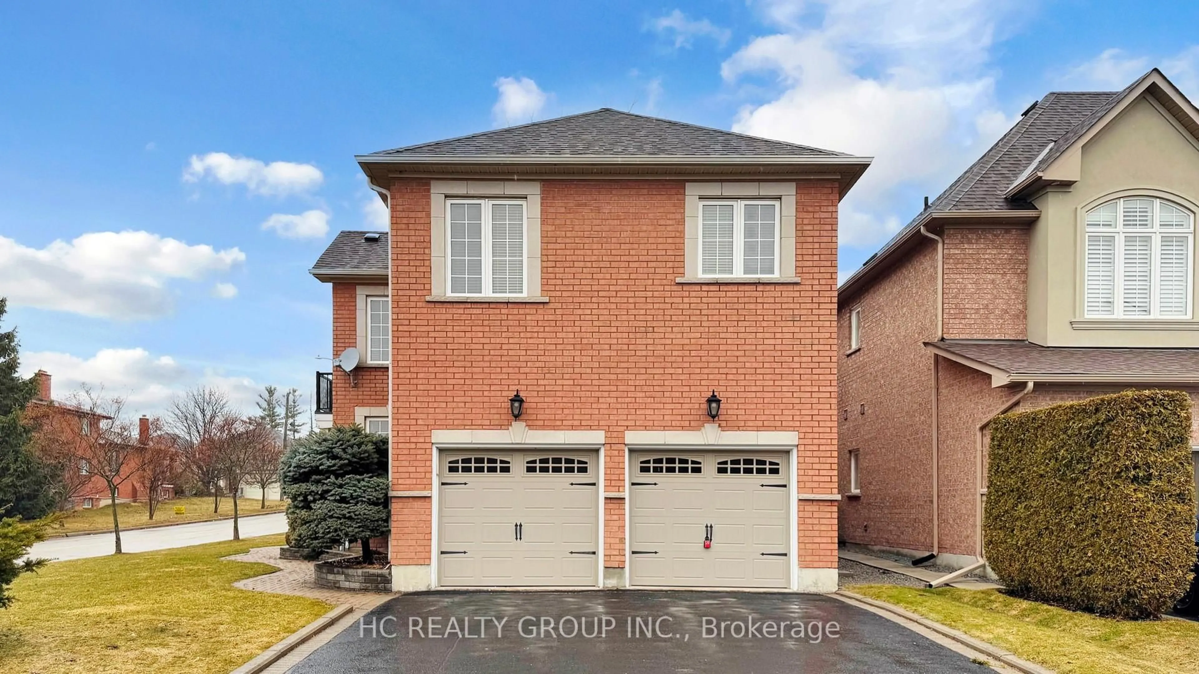 Home with brick exterior material, street for 114 Timber Valley Ave, Richmond Hill Ontario L4E 4Z9