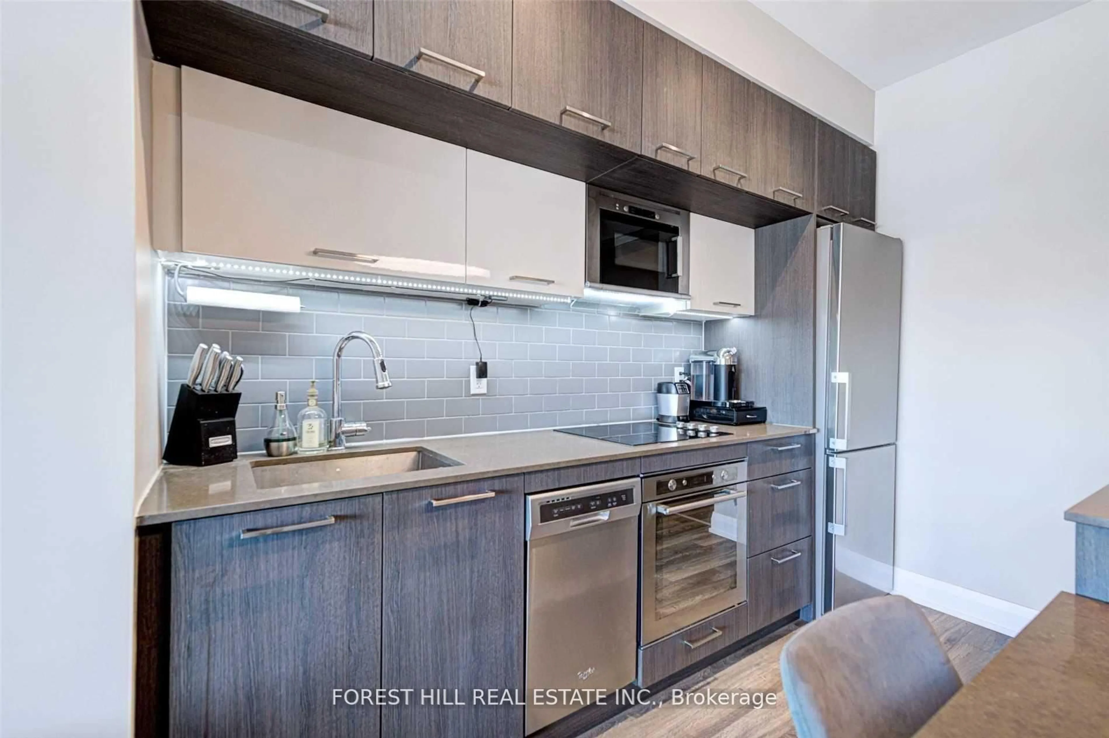 Standard kitchen, unknown for 4800 Highway 7 #420, Vaughan Ontario L4L 1H8