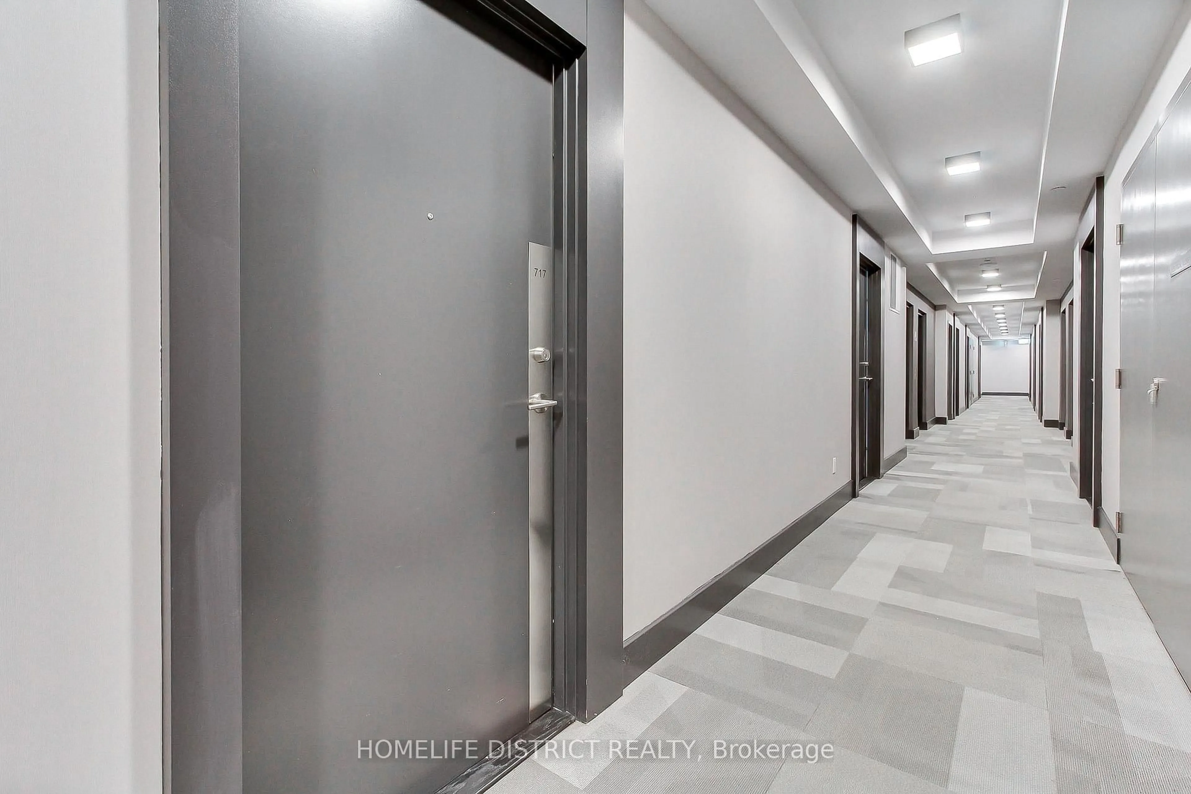 Indoor foyer for 7895 JANE St #717, Vaughan Ontario L4K 0K2