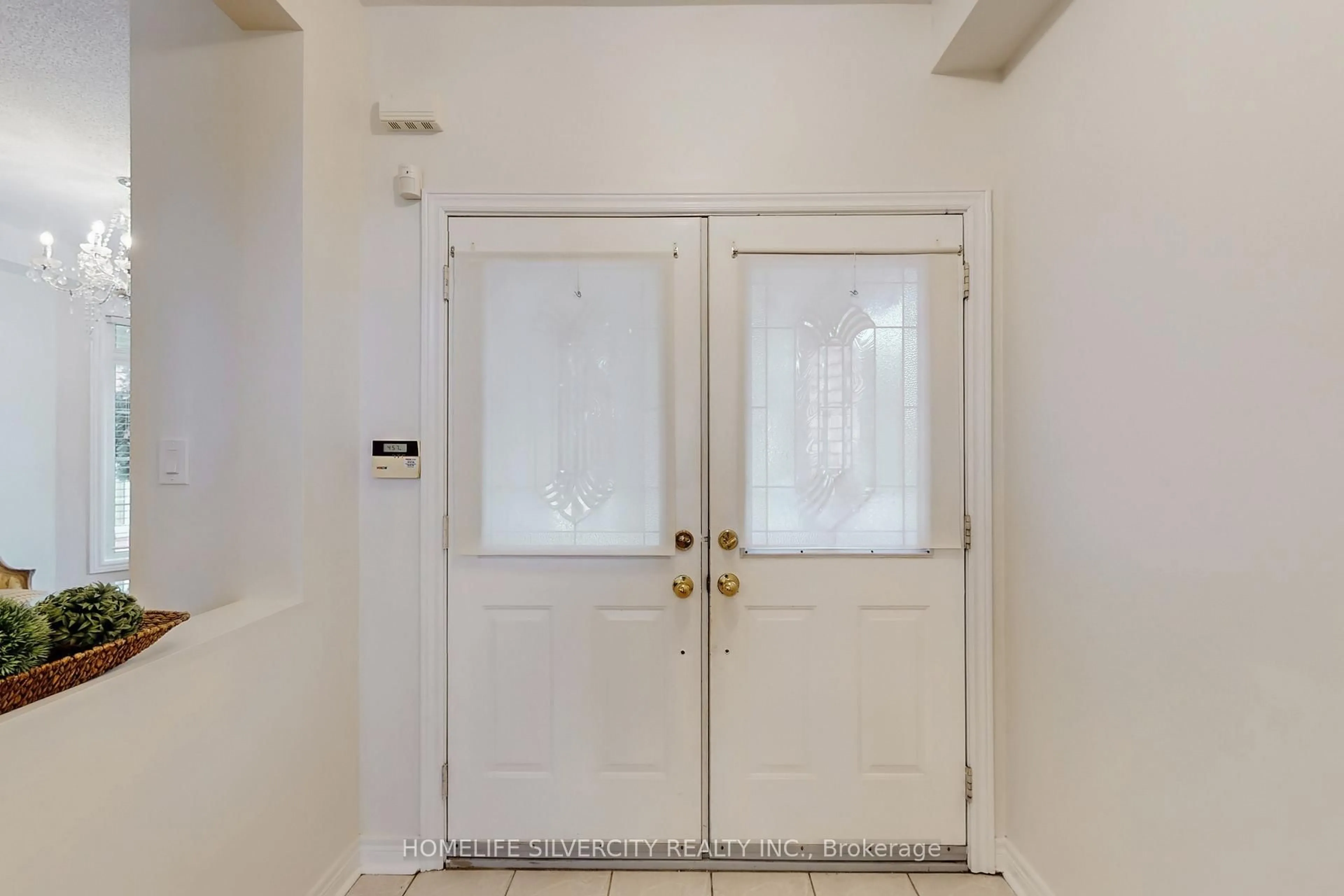 Indoor entryway for 6 Rouge Fairway St, Markham Ontario L3S 4H5