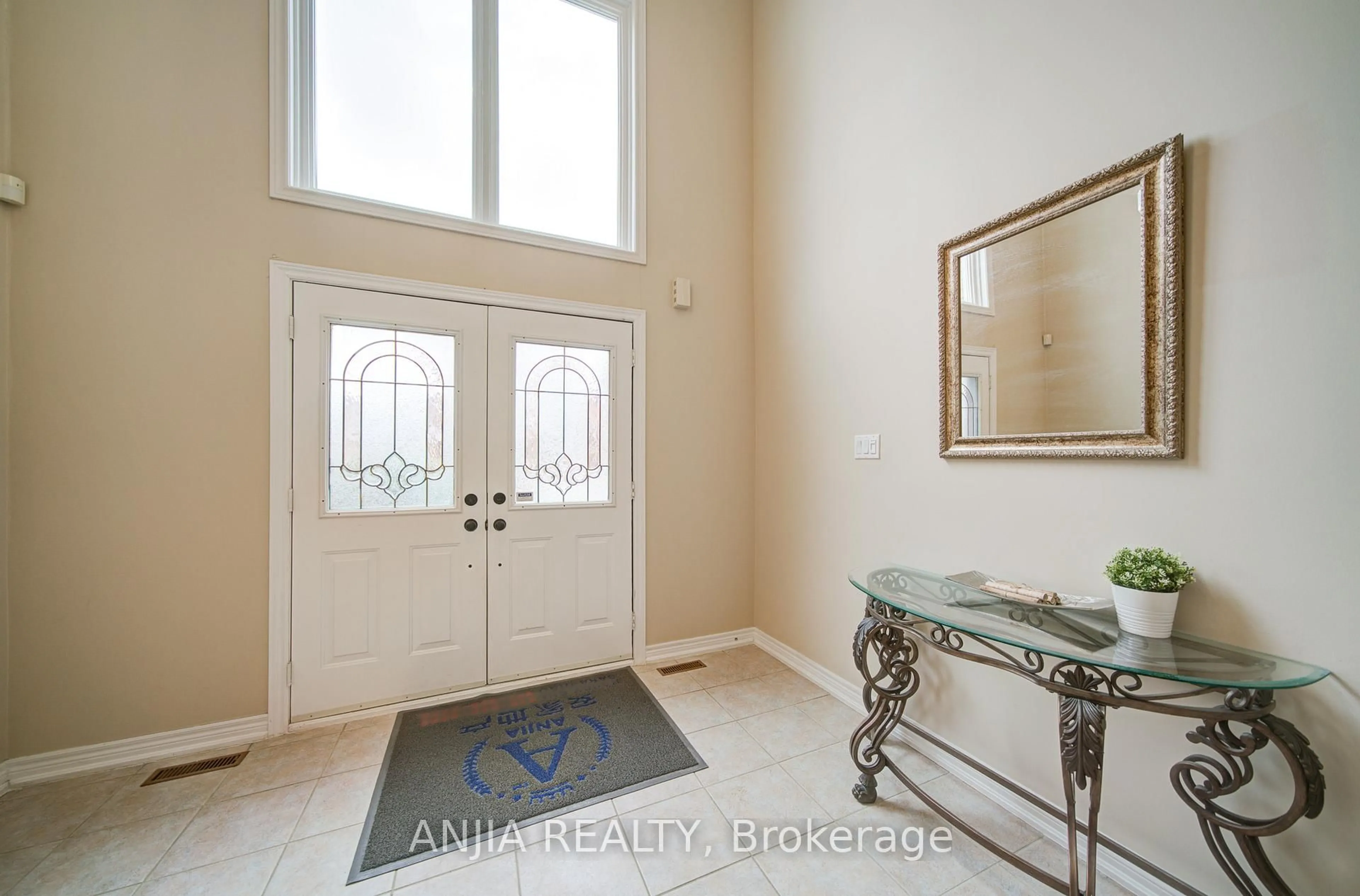 Indoor entryway for 149 Quince Cres, Markham Ontario L3S 3W8